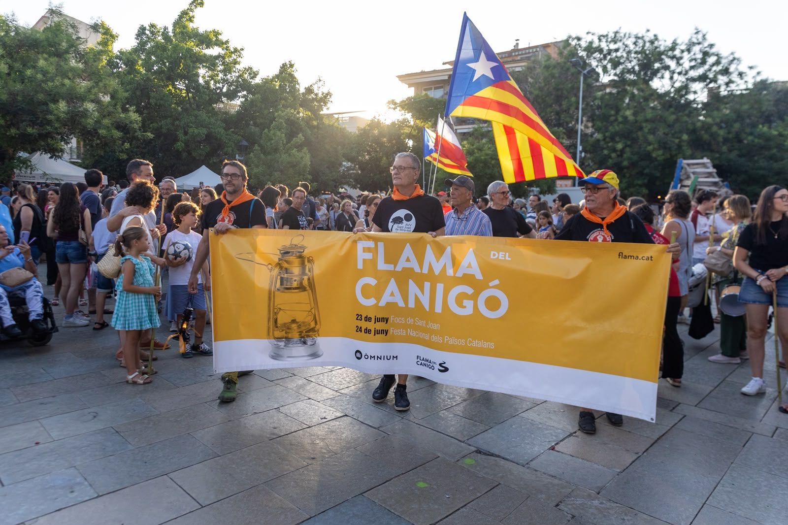 Flama del Canigó i encesa de la foguera 2026. FOTO: Ajuntament