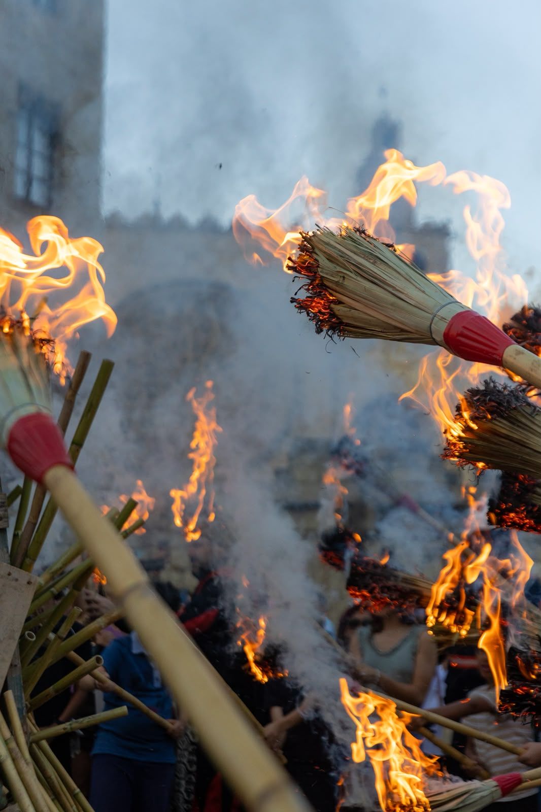Flama del Canigó i encesa de la foguera 2026. FOTO: Ajuntament