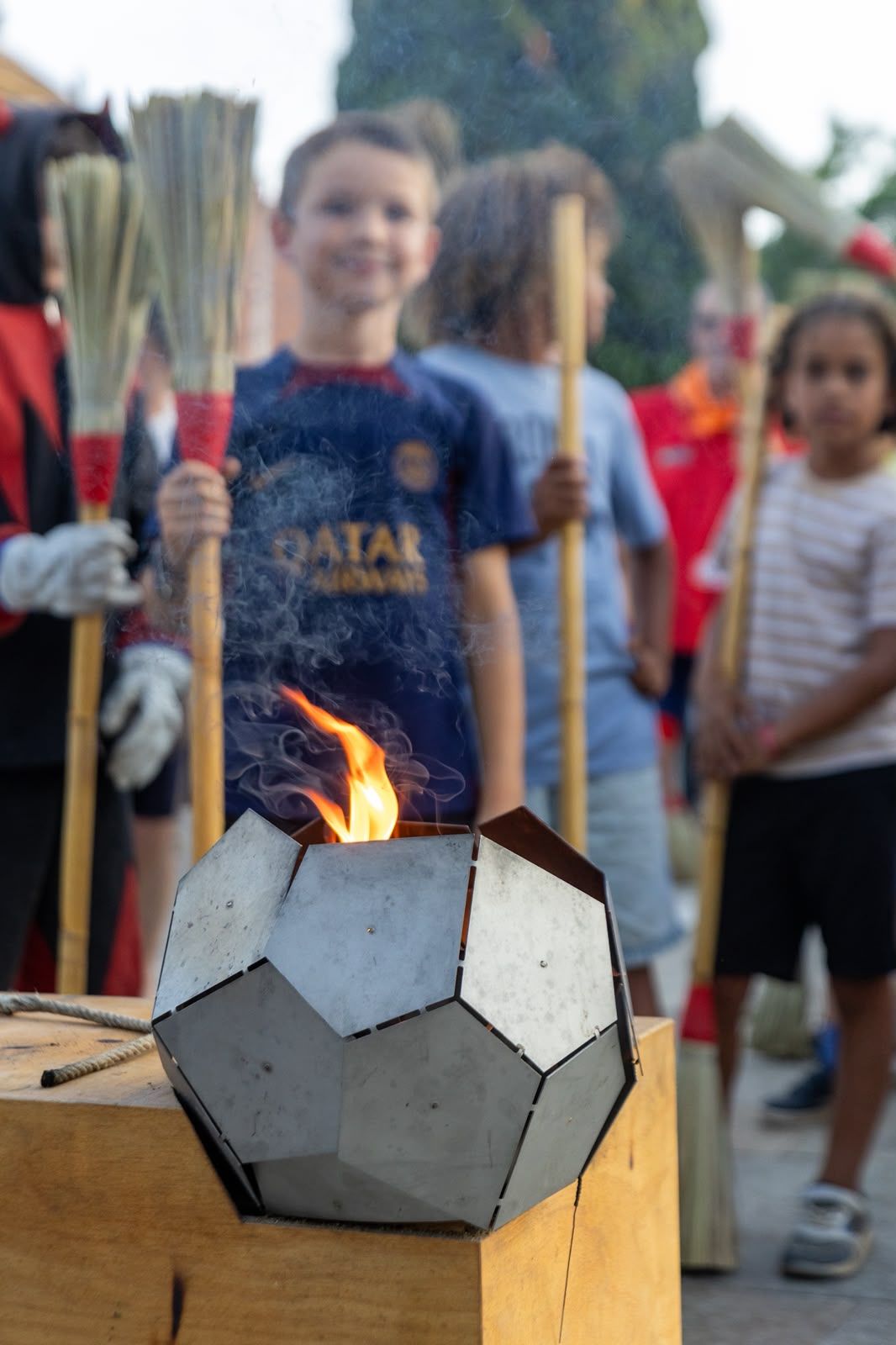 Flama del Canigó i encesa de la foguera 2026. FOTO: Ajuntament