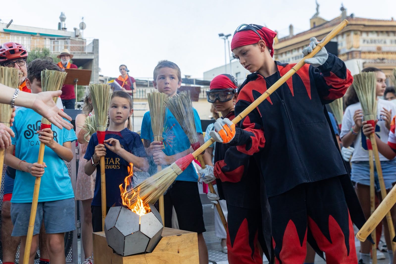 Flama del Canigó i encesa de la foguera 2026. FOTO: Ajuntament