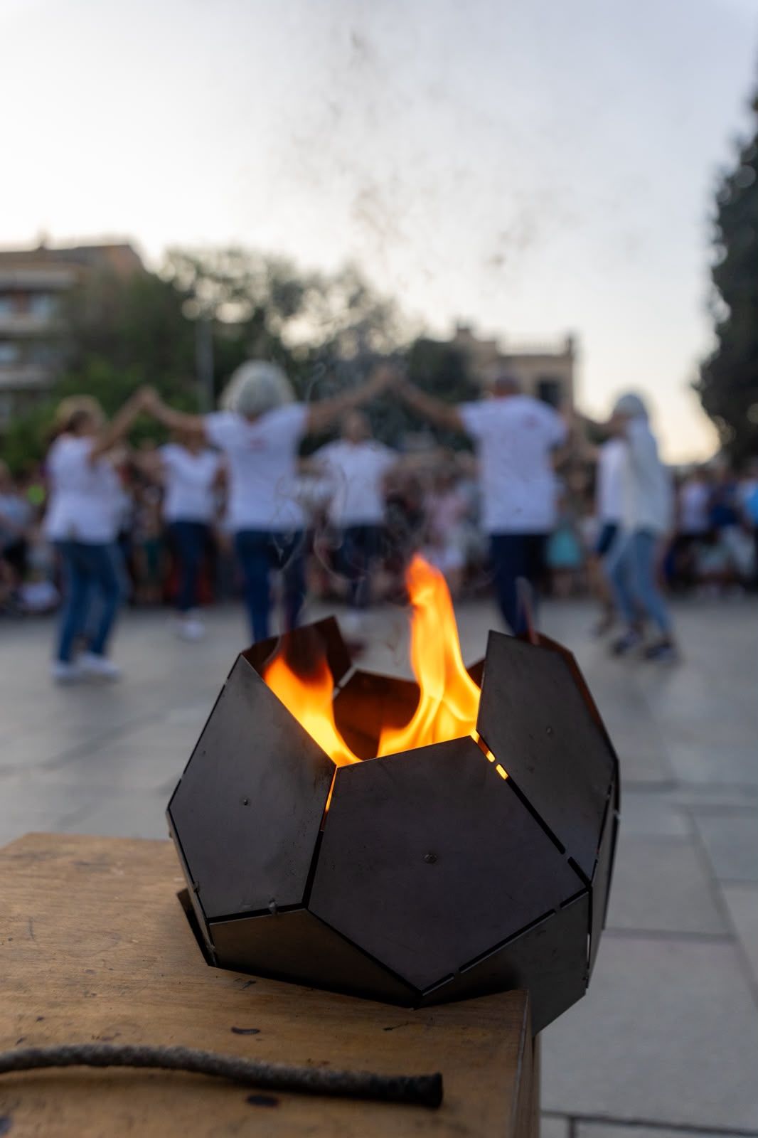 Flama del Canigó i encesa de la foguera 2026. FOTO: Ajuntament