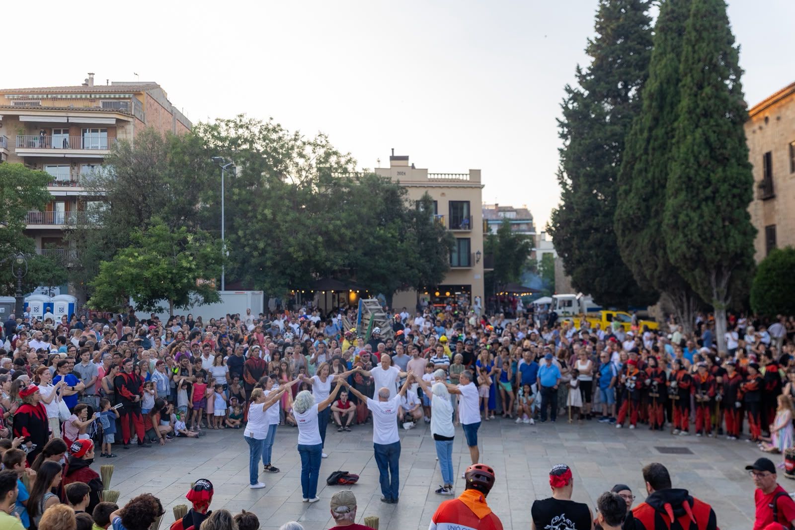 Flama del Canigó i encesa de la foguera 2026. FOTO: Ajuntament