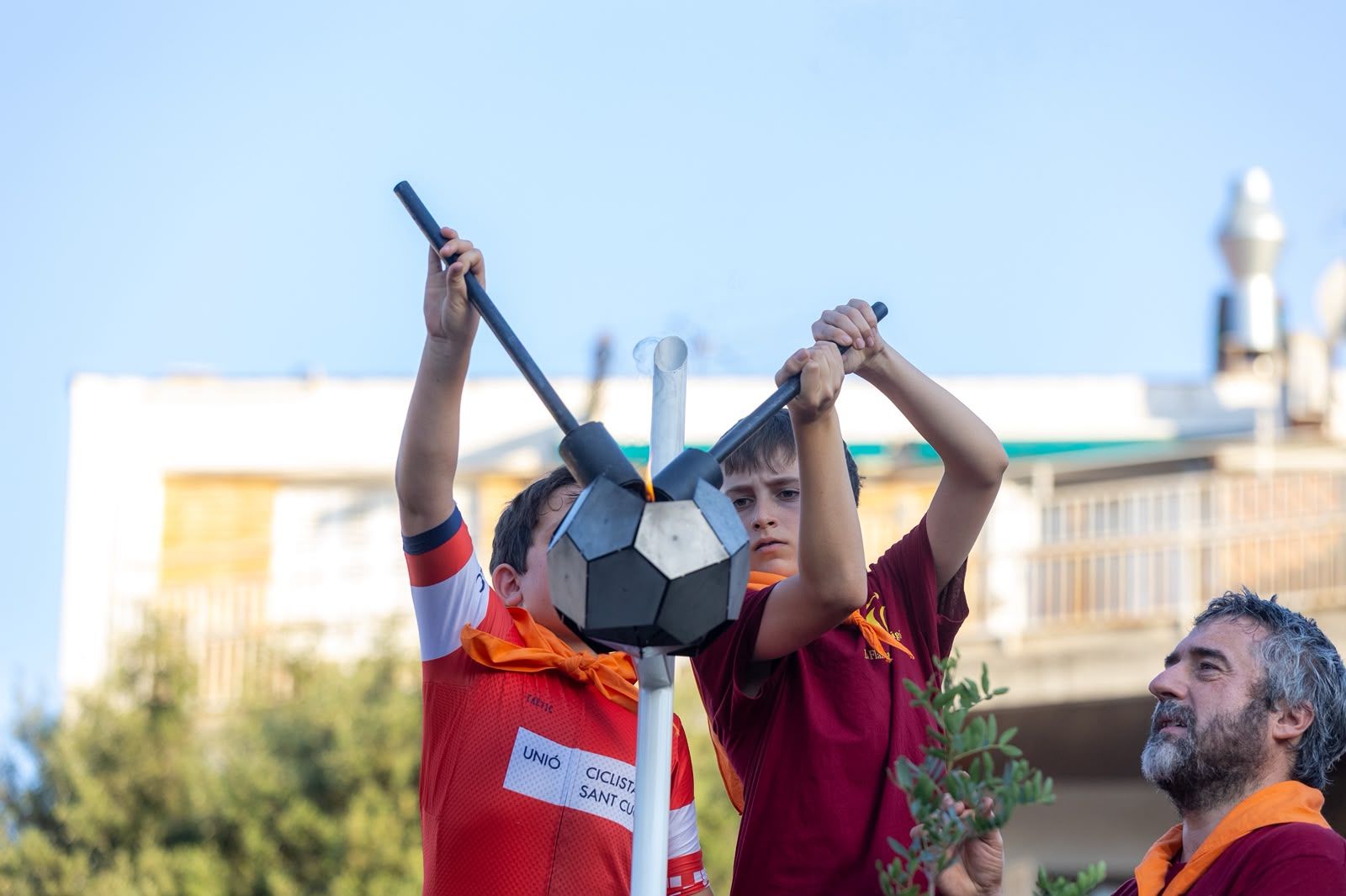 Flama del Canigó i encesa de la foguera 2026. FOTO: Ajuntament