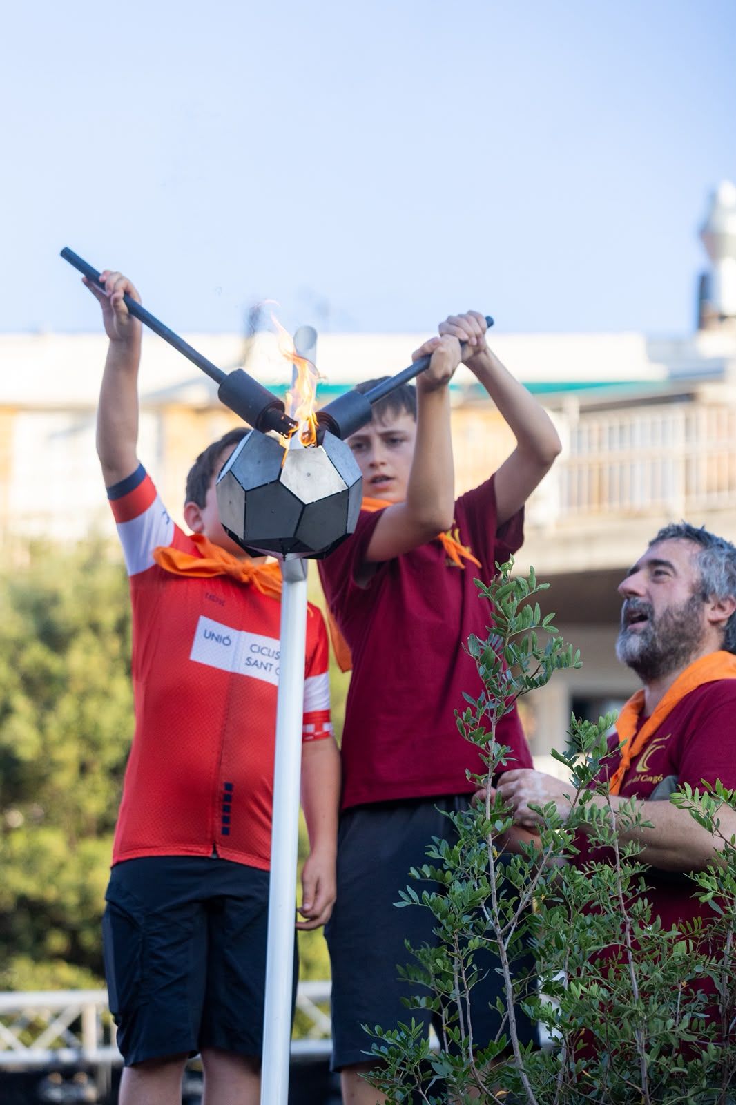 Flama del Canigó i encesa de la foguera 2026. FOTO: Ajuntament