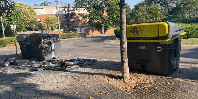 Contenidor cremat al passeig d'Olabarria FOTO: Cedida