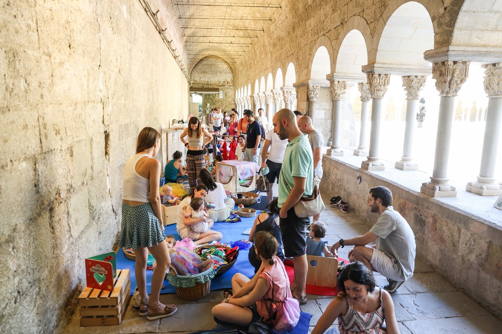 Festival “Petits! Grans! Llibres!” al Claustre. FOTO: Ajuntament