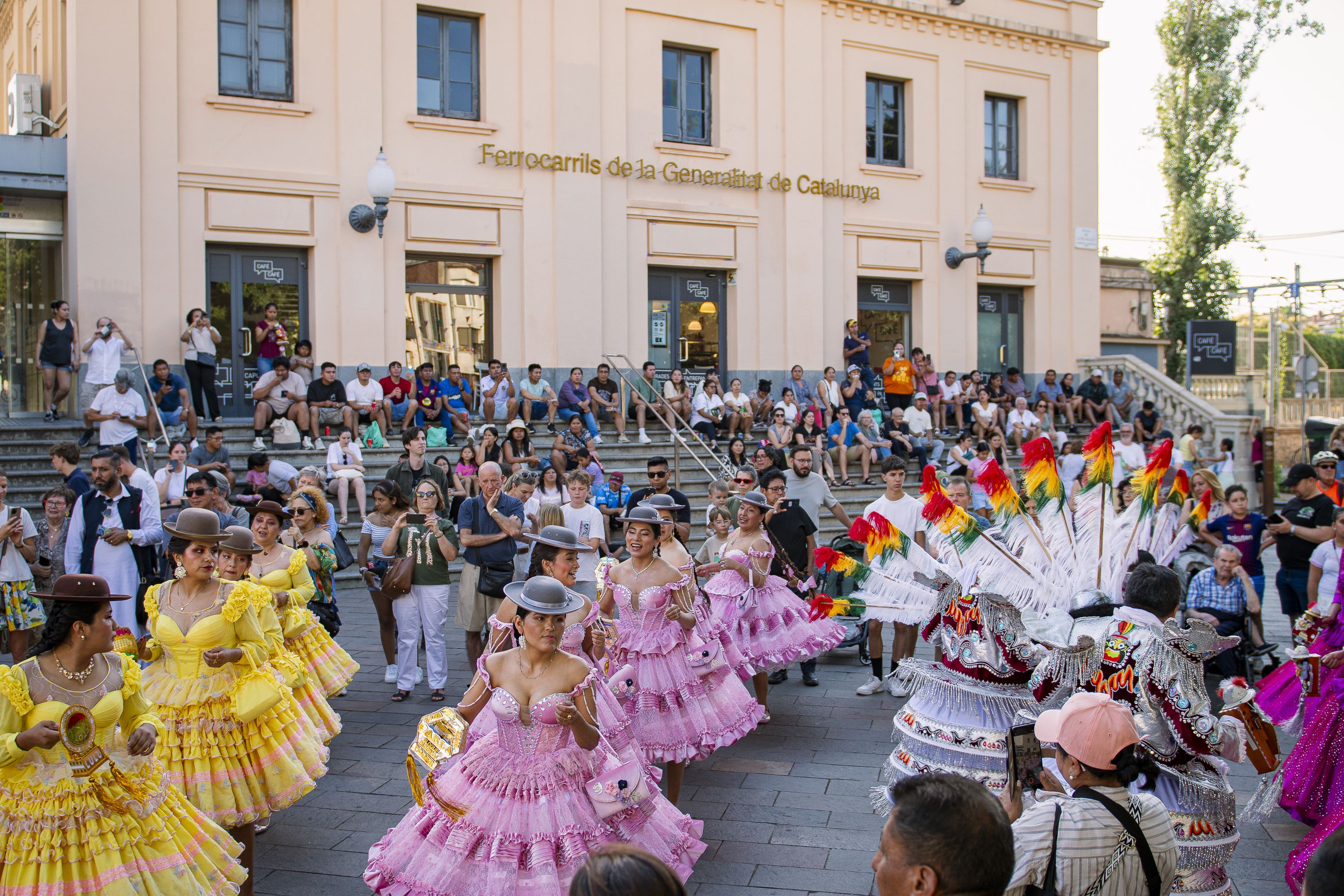 DSC Rua de balls tradicionals: de Bolívia. FOTO: Pol Rodríguez (TOT Sant Cugat)