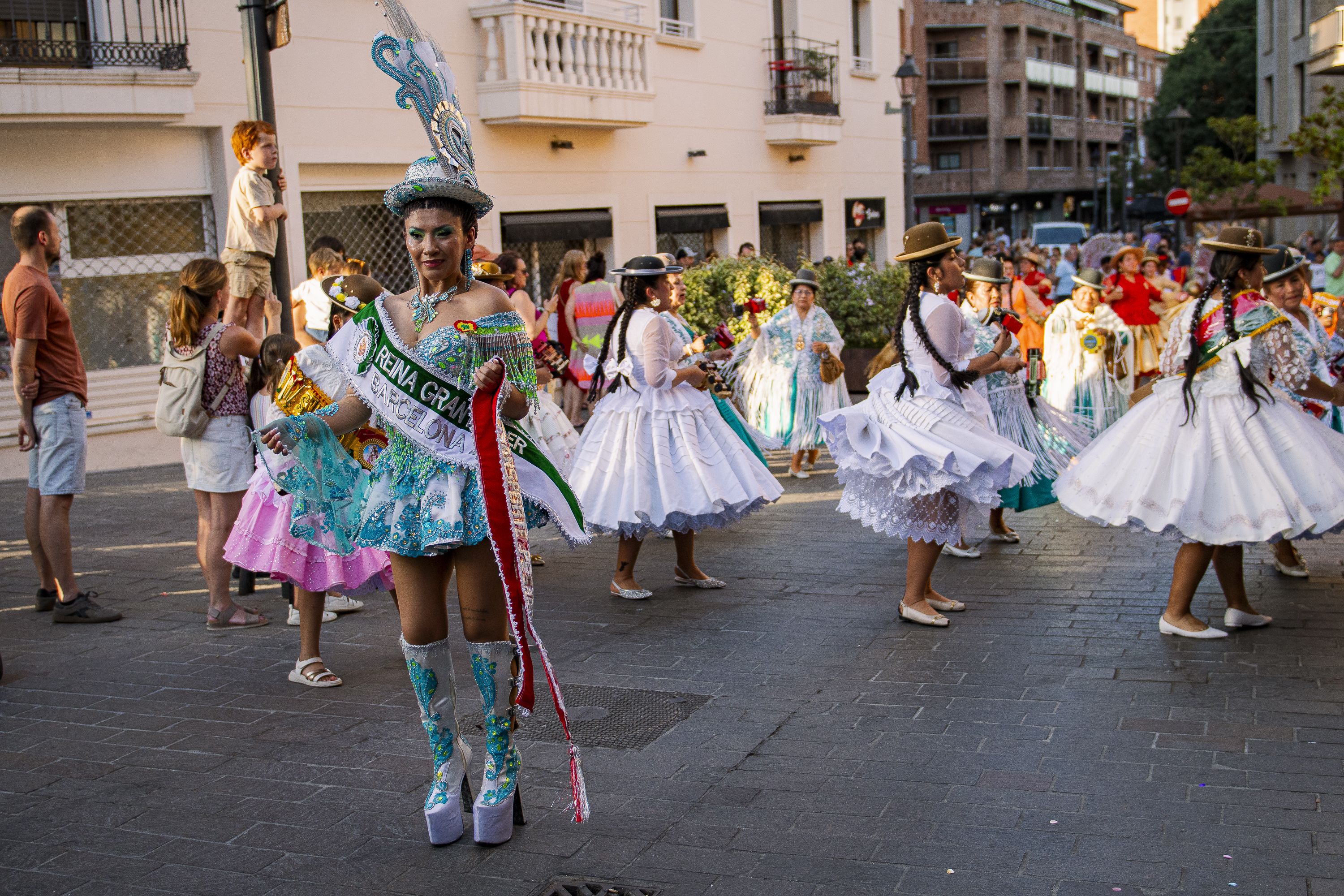Rua de balls tradicionals: de Bolívia. FOTO: Pol Rodríguez (TOT Sant Cugat)