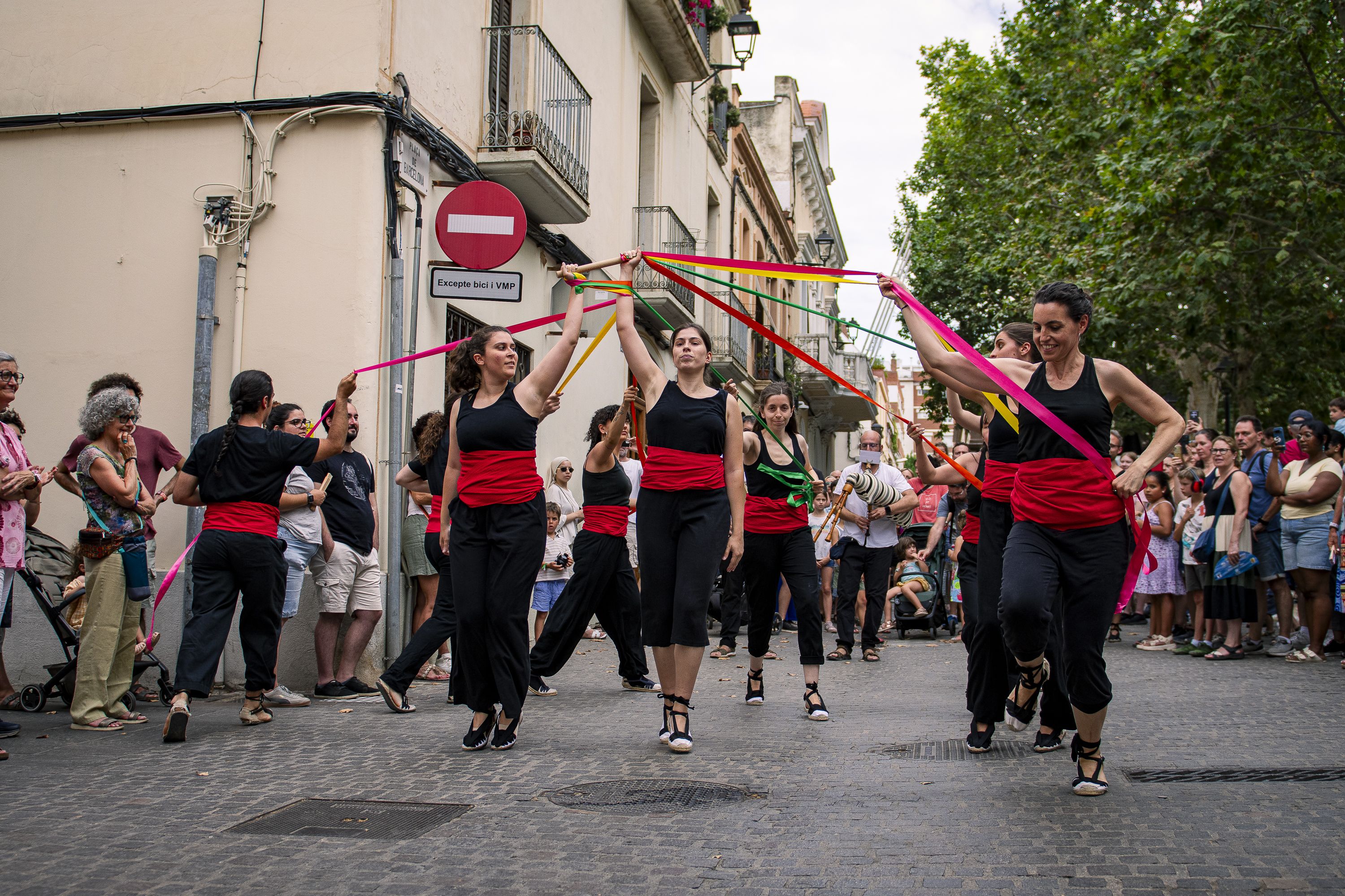 Cercavila de balls i entremesos. FOTO: Pol Rodríguez (TOT Sant Cugat)