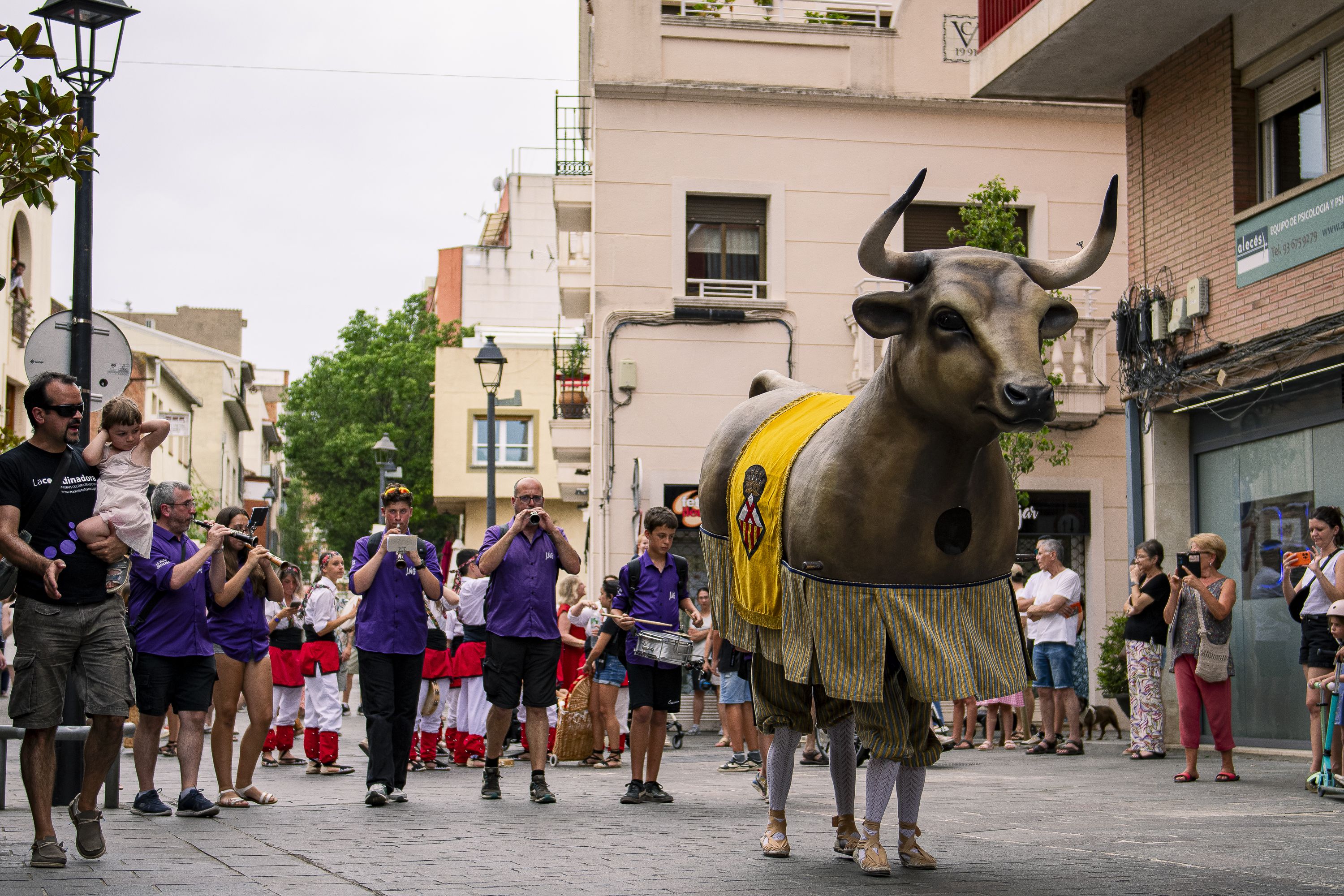 Cercavila de balls i entremesos. FOTO: Pol Rodríguez (TOT Sant Cugat)