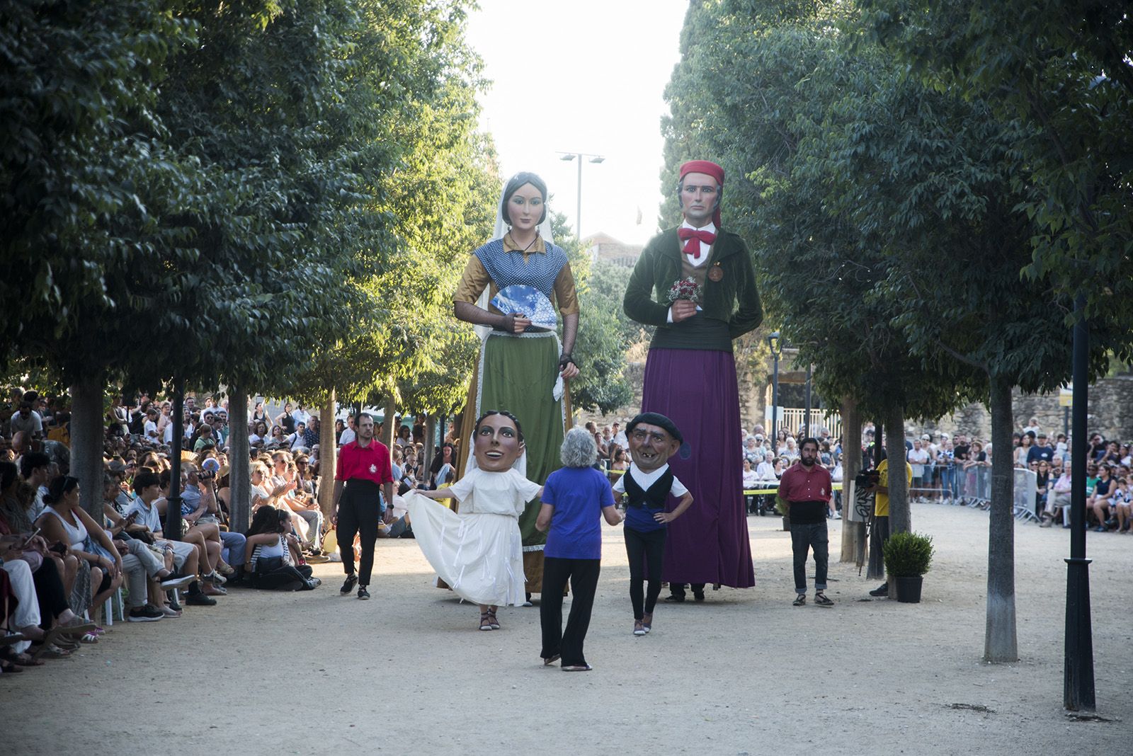 "Paga-li, Joan", ball del vano i el ram. FOTO: Bernat Millet. (Tot Sant Cugat)