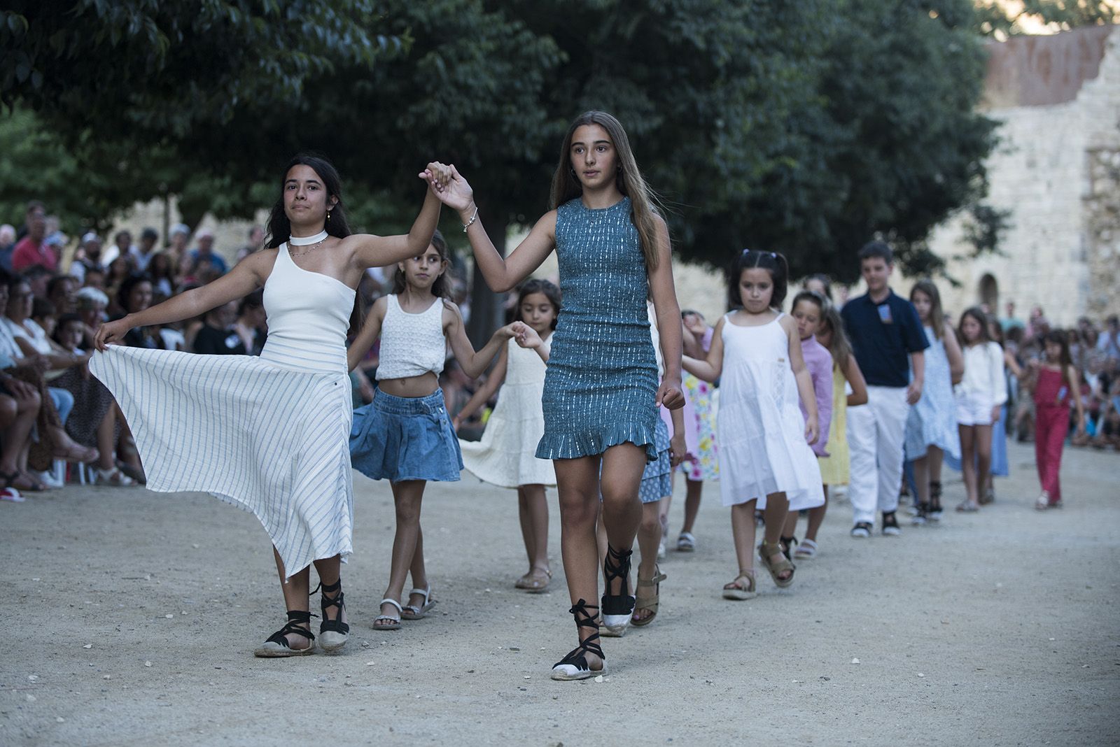 "Paga-li, Joan", ball del vano i el ram. FOTO: Bernat Millet. (Tot Sant Cugat)