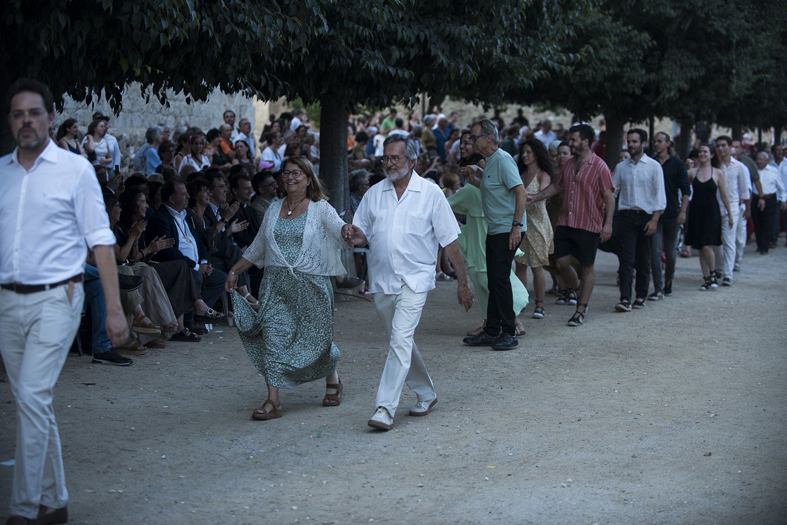 "Paga-li, Joan", ball del vano i el ram. FOTO: Bernat Millet. (Tot Sant Cugat)