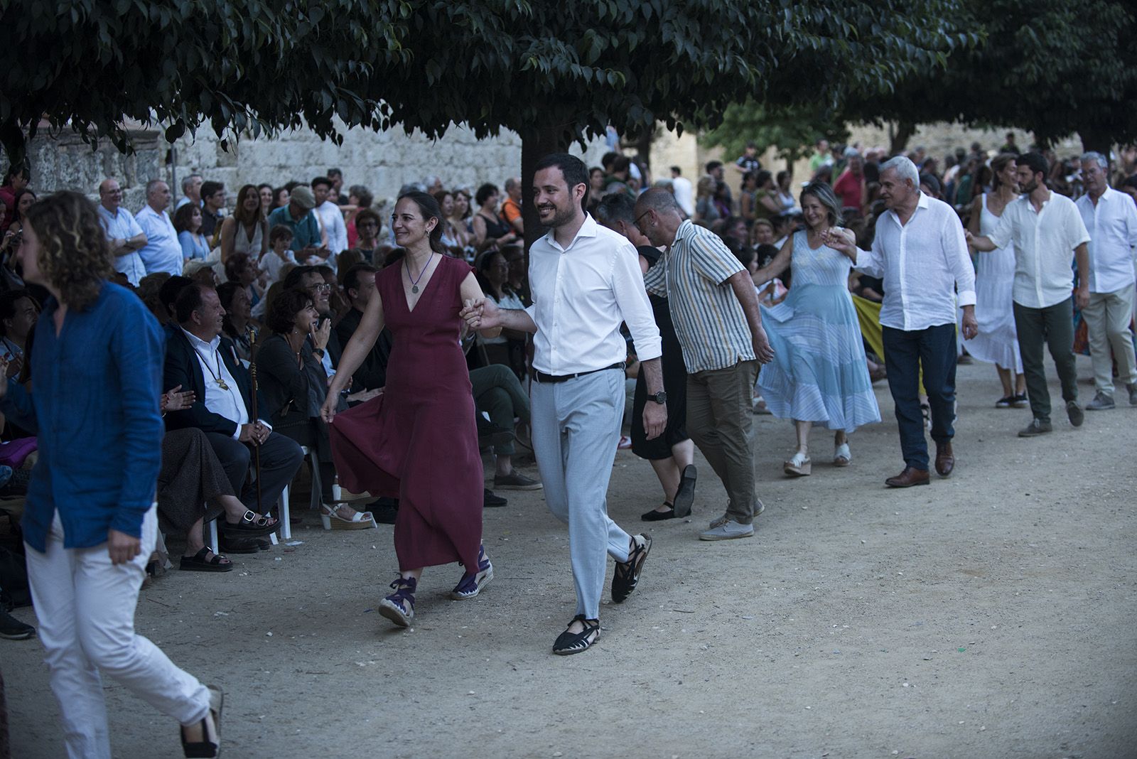 "Paga-li, Joan", ball del vano i el ram. FOTO: Bernat Millet. (Tot Sant Cugat)