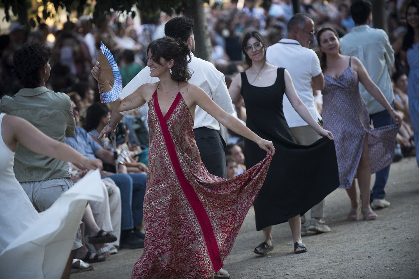 "Paga-li, Joan", ball del vano i el ram. FOTO: Bernat Millet. (Tot Sant Cugat)
