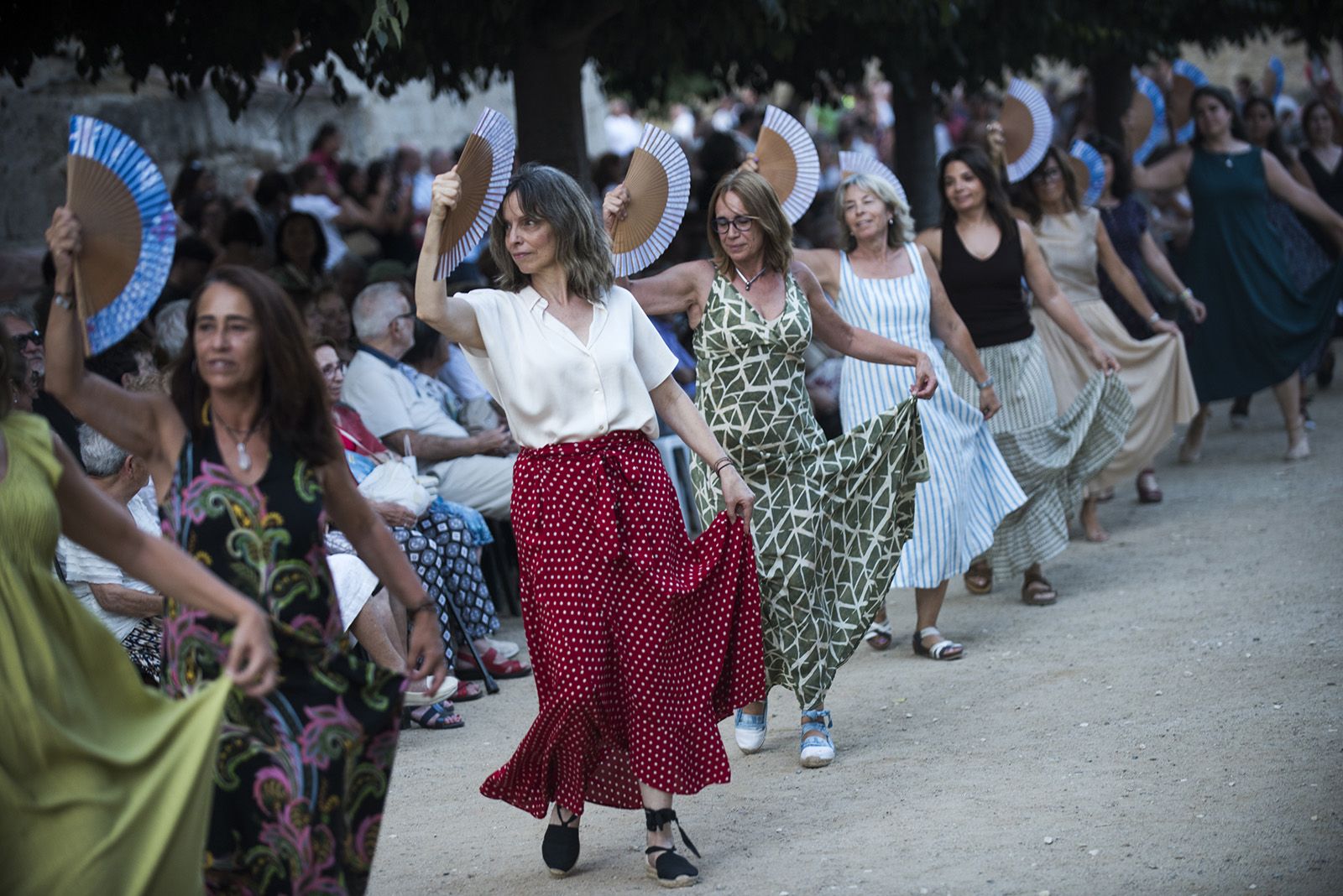 "Paga-li, Joan", ball del vano i el ram. FOTO: Bernat Millet. (Tot Sant Cugat)