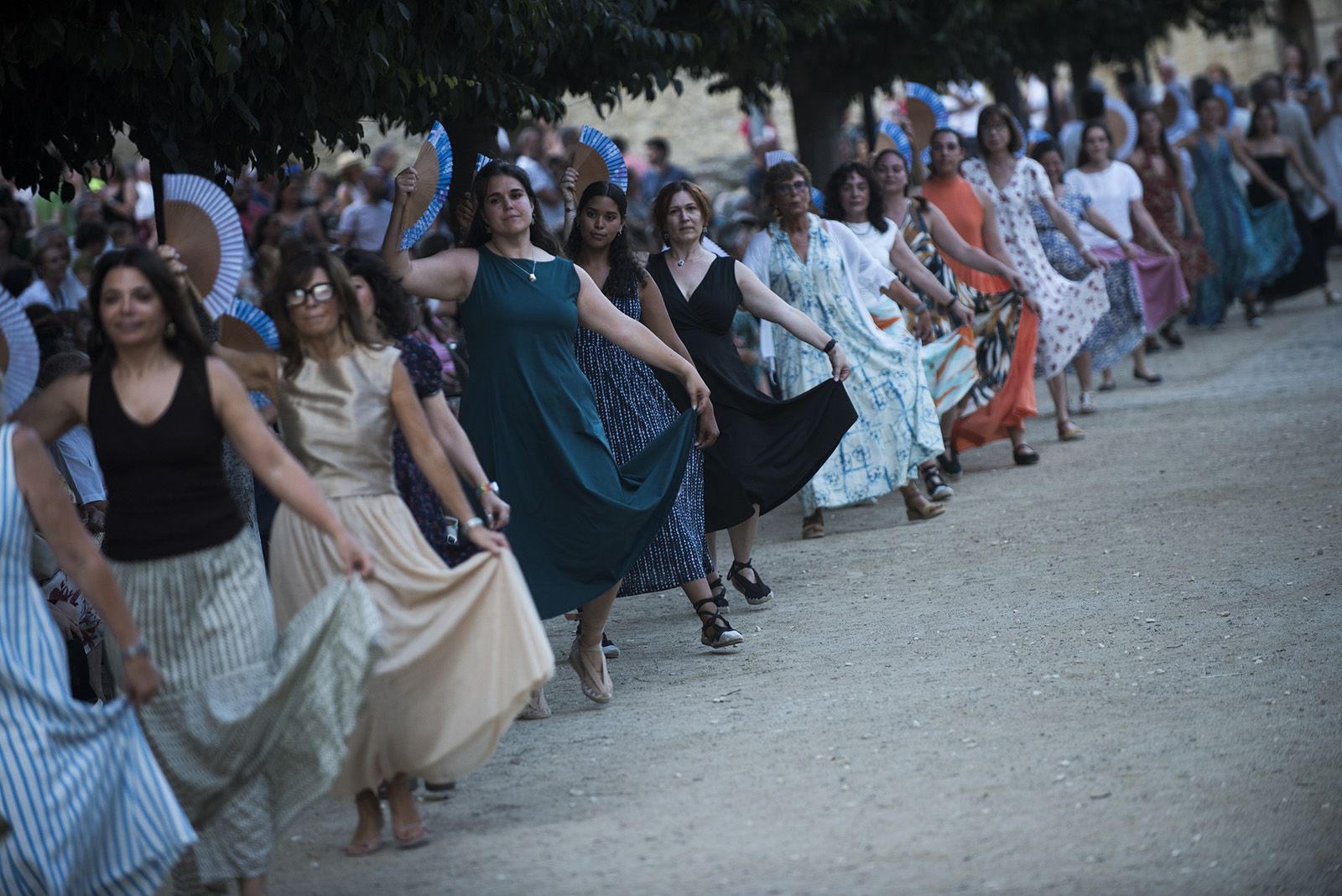 "Paga-li, Joan", ball del vano i el ram. FOTO: Bernat Millet. (Tot Sant Cugat)