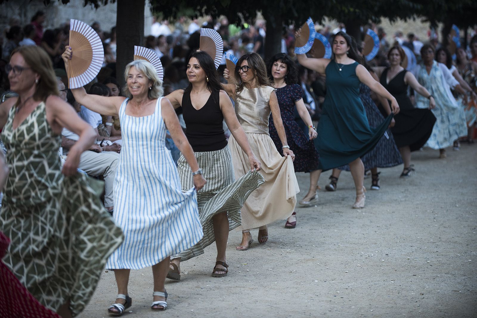"Paga-li, Joan", ball del vano i el ram. FOTO: Bernat Millet. (Tot Sant Cugat)