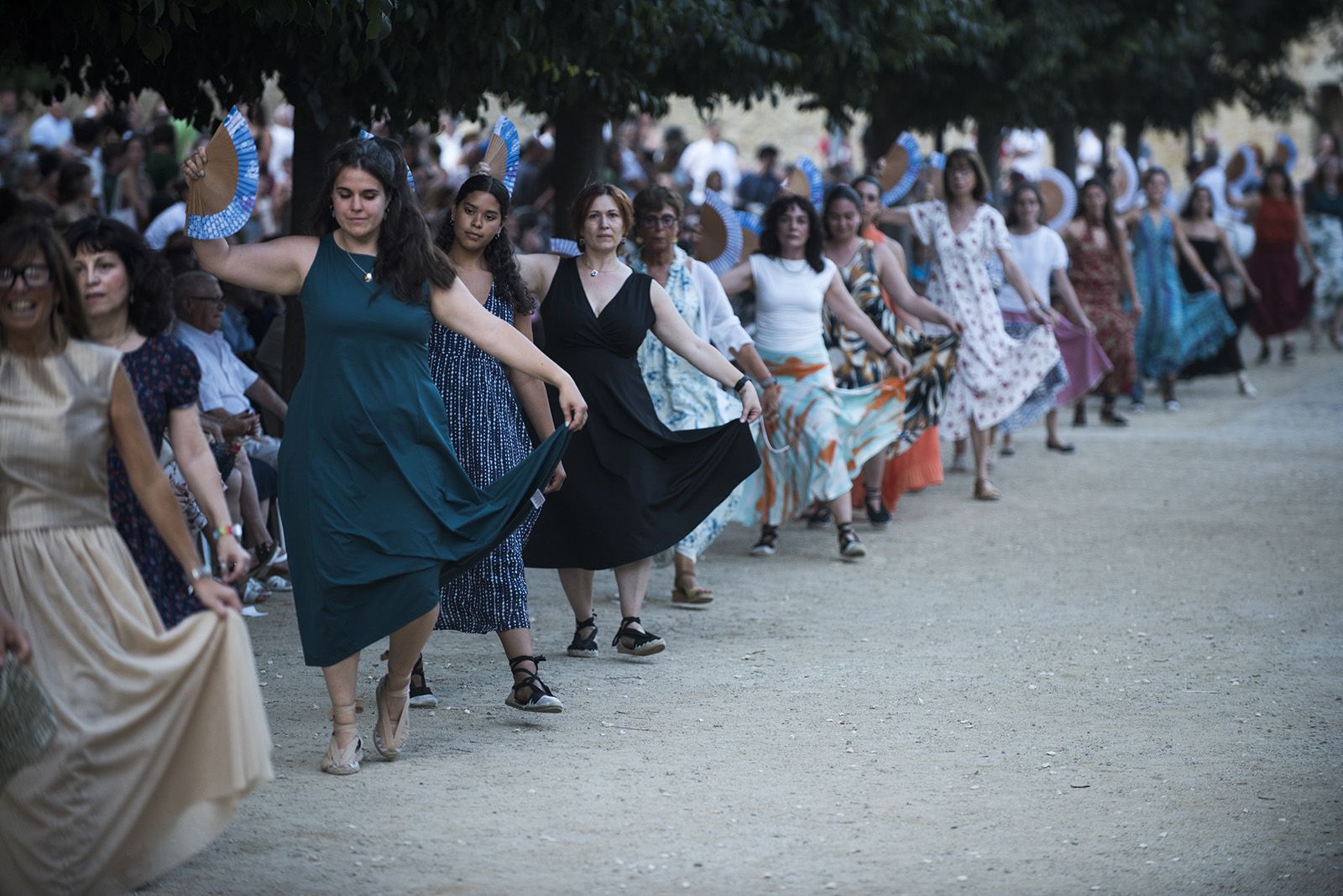 "Paga-li, Joan", ball del vano i el ram. FOTO: Bernat Millet. (Tot Sant Cugat)