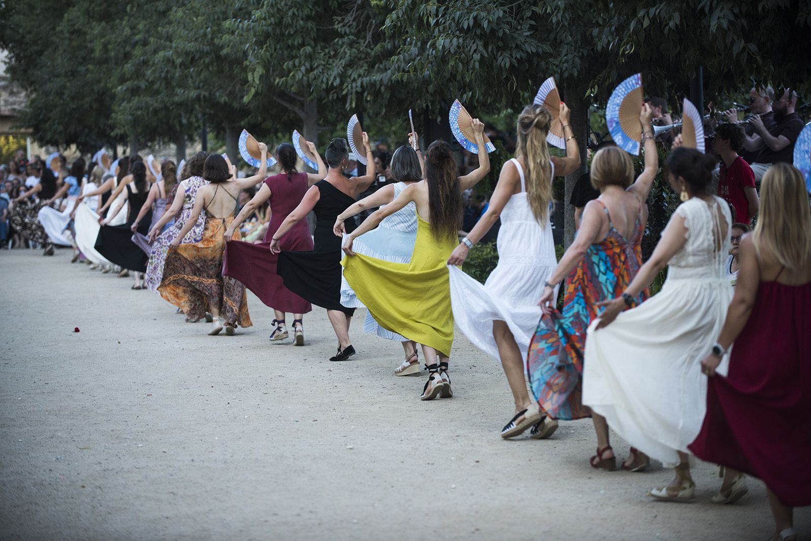 "Paga-li, Joan", ball del vano i el ram. FOTO: Bernat Millet. (Tot Sant Cugat)