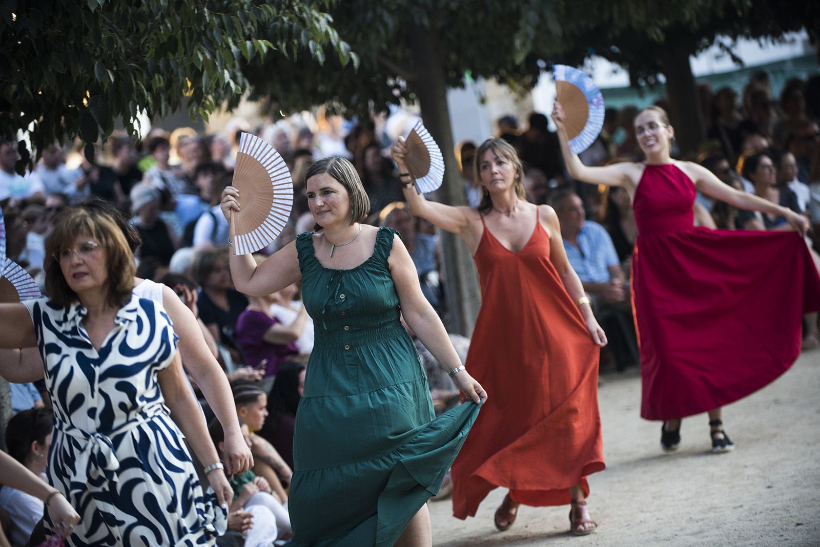 "Paga-li, Joan", ball del vano i el ram. FOTO: Bernat Millet. (Tot Sant Cugat)