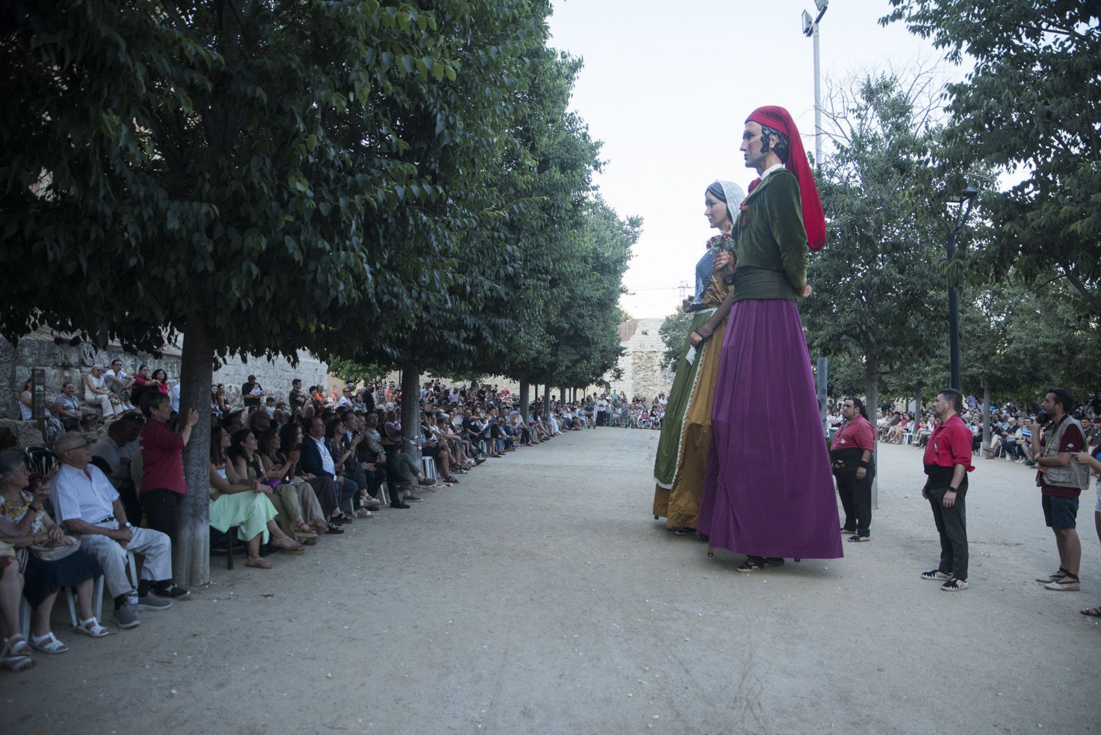 "Paga-li, Joan", ball del vano i el ram. FOTO: Bernat Millet. (Tot Sant Cugat)