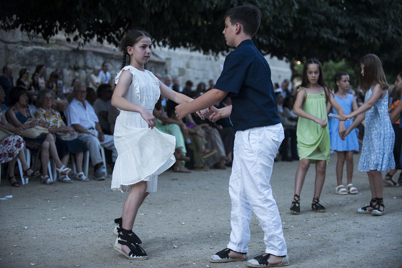 "Paga-li, Joan", ball del vano i el ram. FOTO: Bernat Millet. (Tot Sant Cugat)