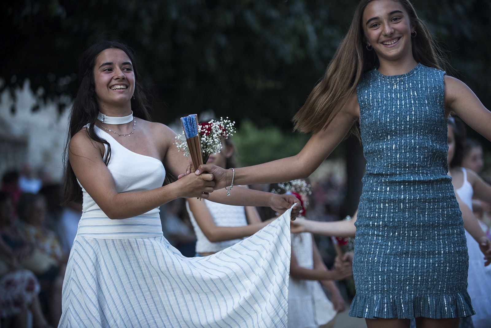 "Paga-li, Joan", ball del vano i el ram. FOTO: Bernat Millet. (Tot Sant Cugat)
