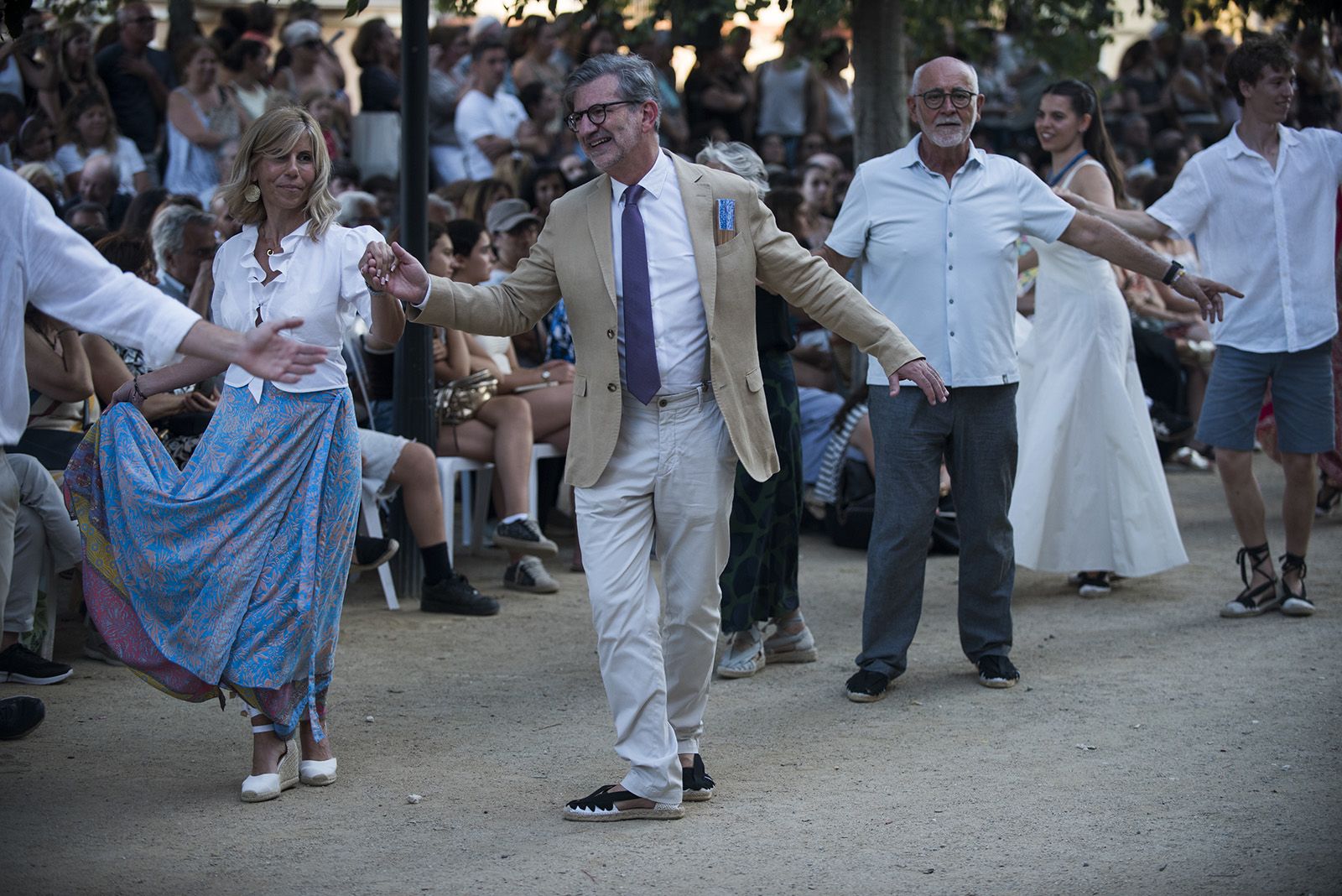 "Paga-li, Joan", ball del vano i el ram. FOTO: Bernat Millet. (Tot Sant Cugat)