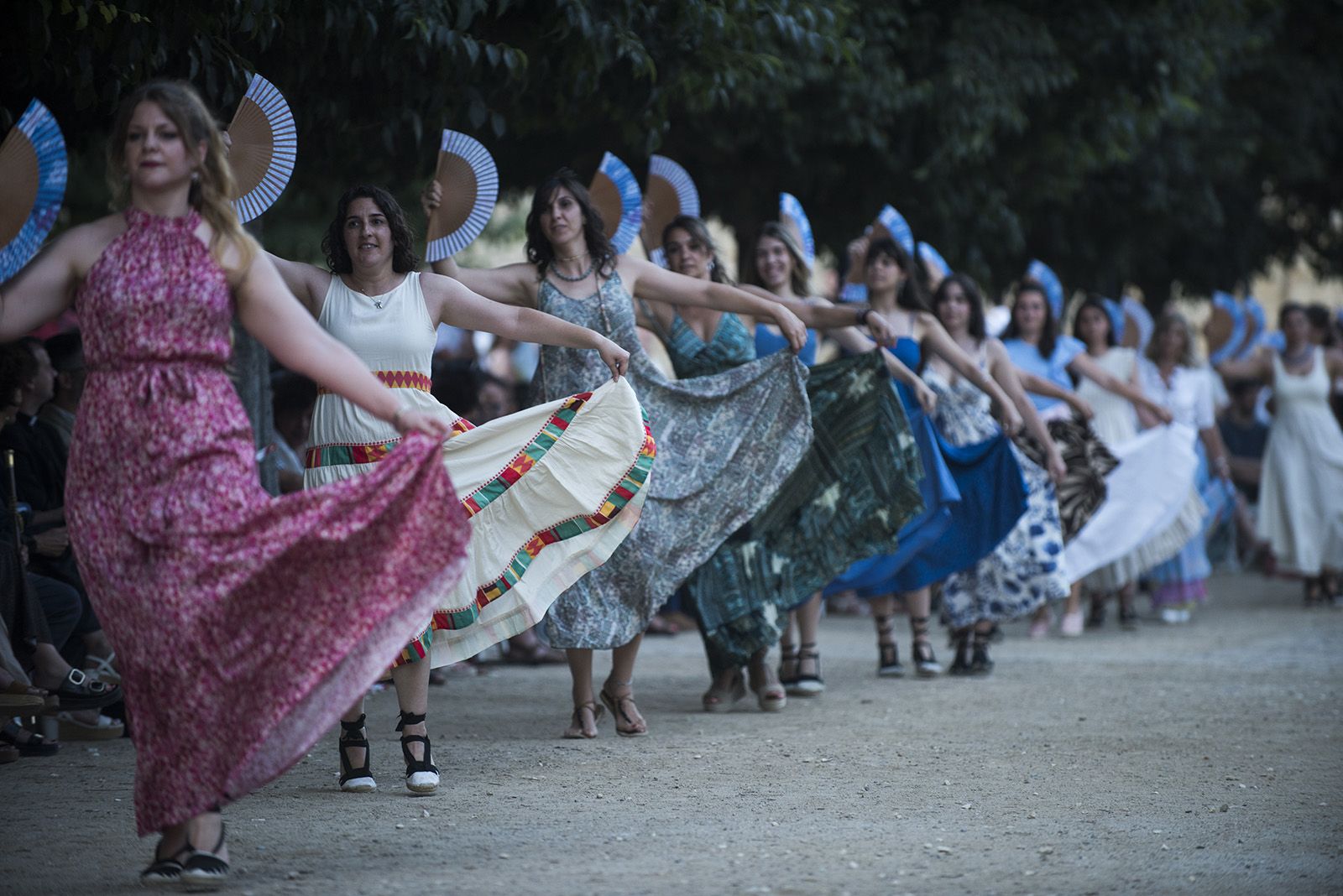 "Paga-li, Joan", ball del vano i el ram. FOTO: Bernat Millet. (Tot Sant Cugat)