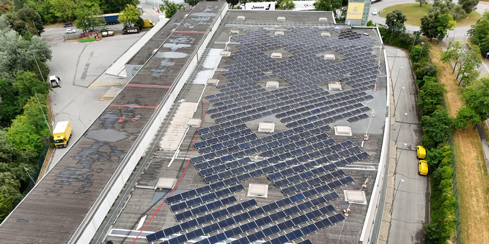 Planta fotovoltaica de Correos. FOTO: Correos