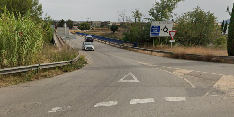 Pas actual a la rotonda de Sant Joan FOTO: Google Maps
