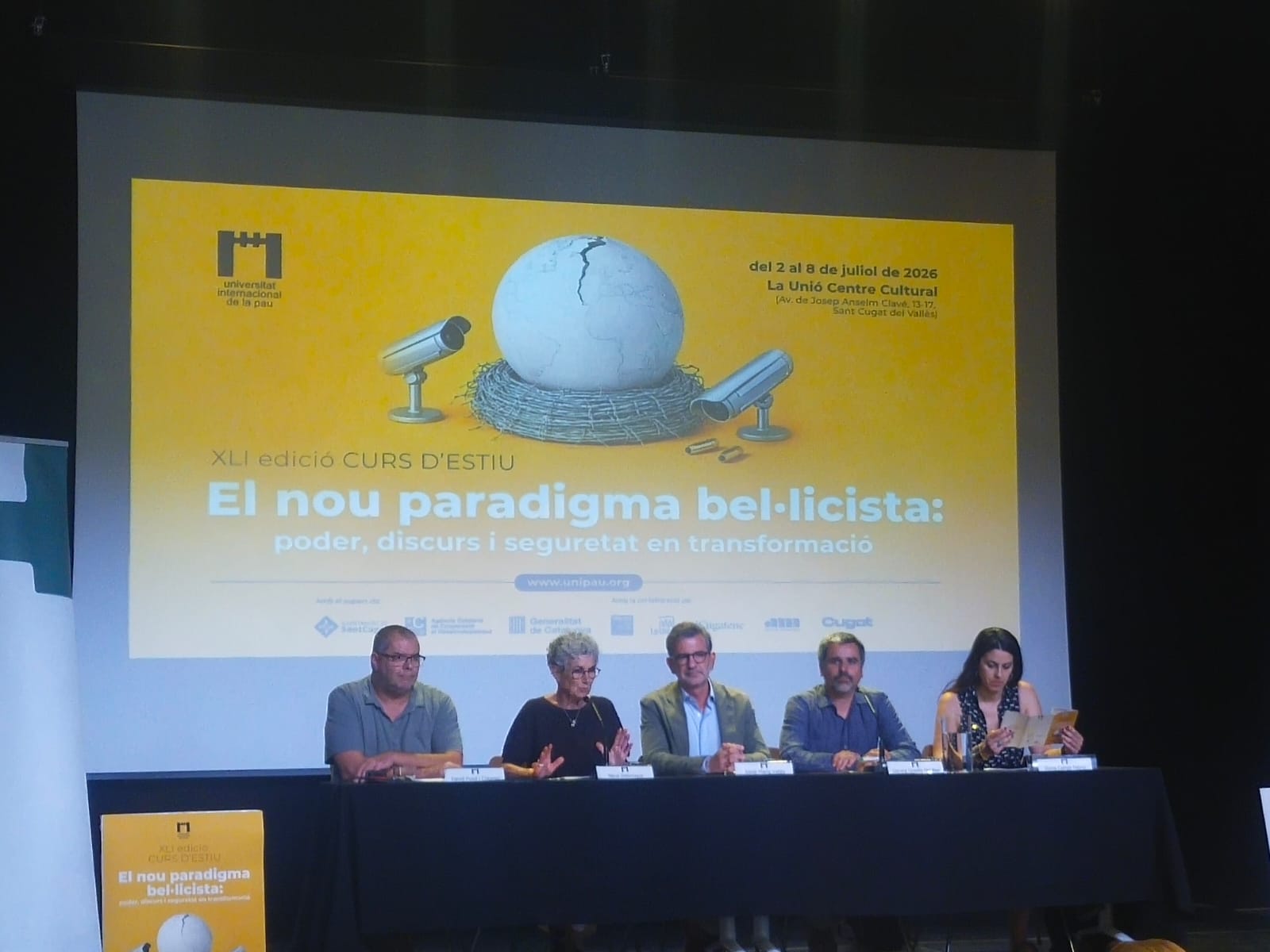 Tret de sortida de la 41a edició del Curs d'Estiu d'Unipau amb David Pujol, Neus Sotomayor, Josep Maria Vallès, Gerard Graells i Dúnia Camps (d'esquerra a dreta). FOTO: TOT Sant Cugat