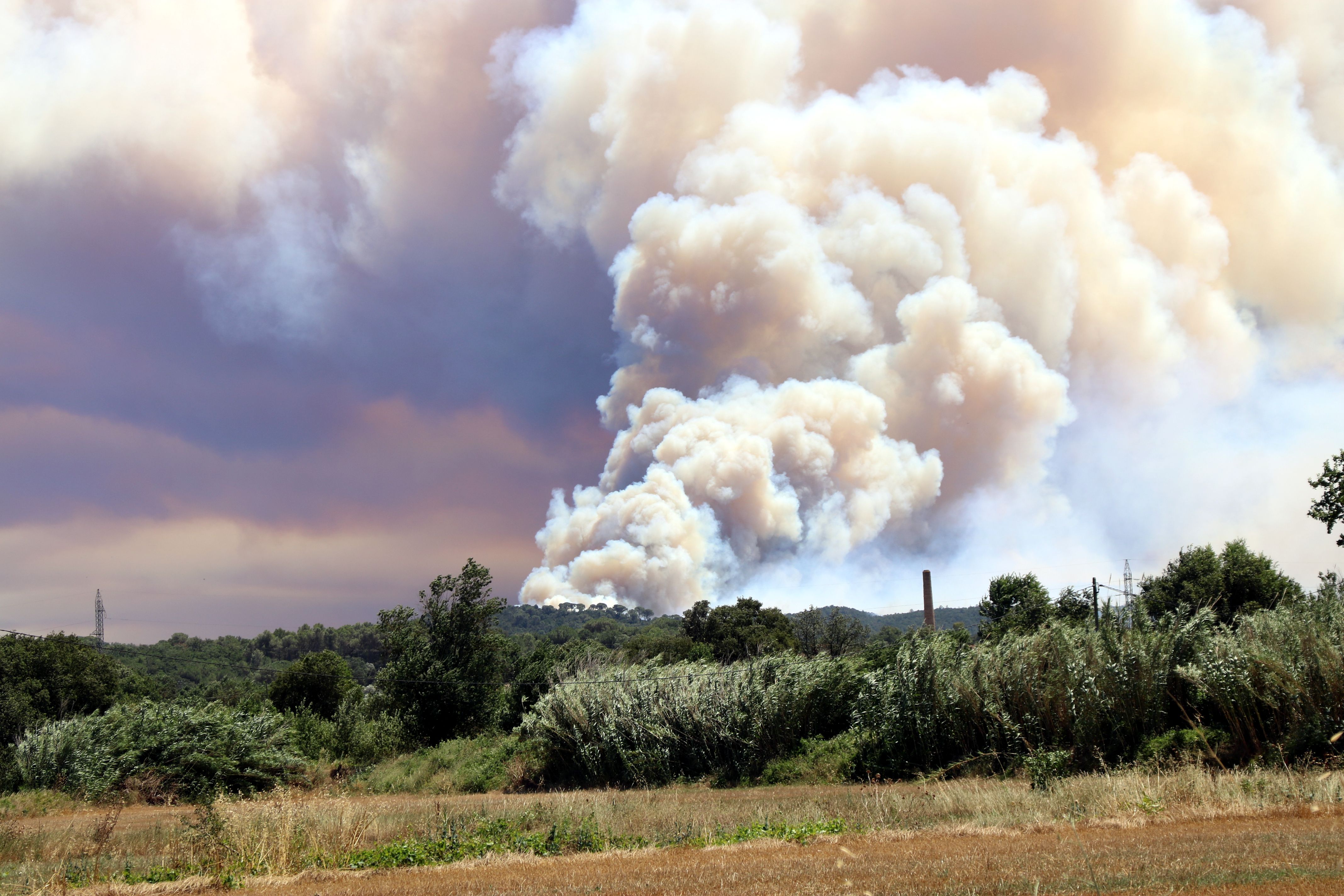 Incendi a la Bisbal d'Empordà. FOTO: ACN.