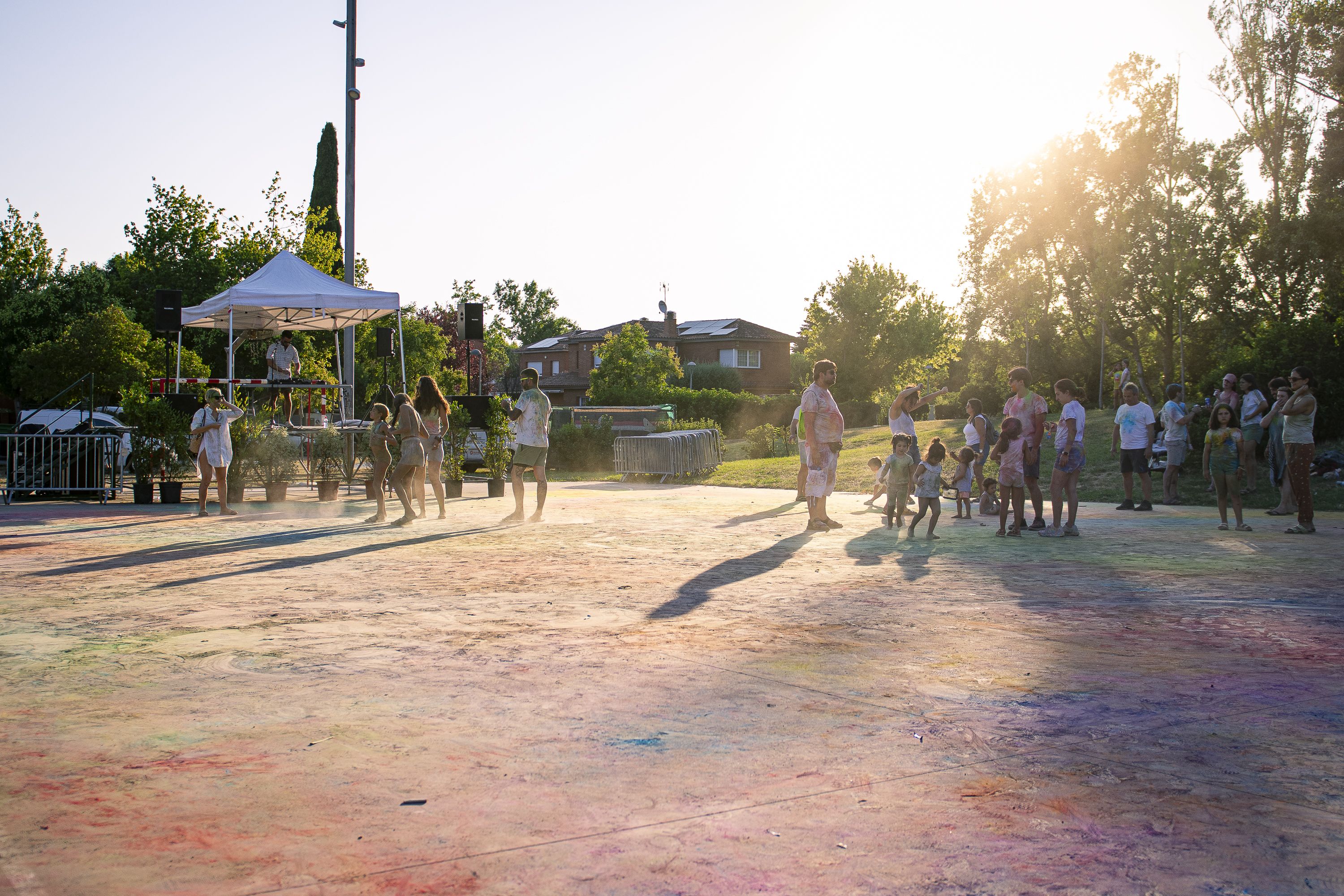 Festa Holi de la Festa Major de Mira-sol. FOTO: Pol Rodríguez (TOT Sant Cugat)