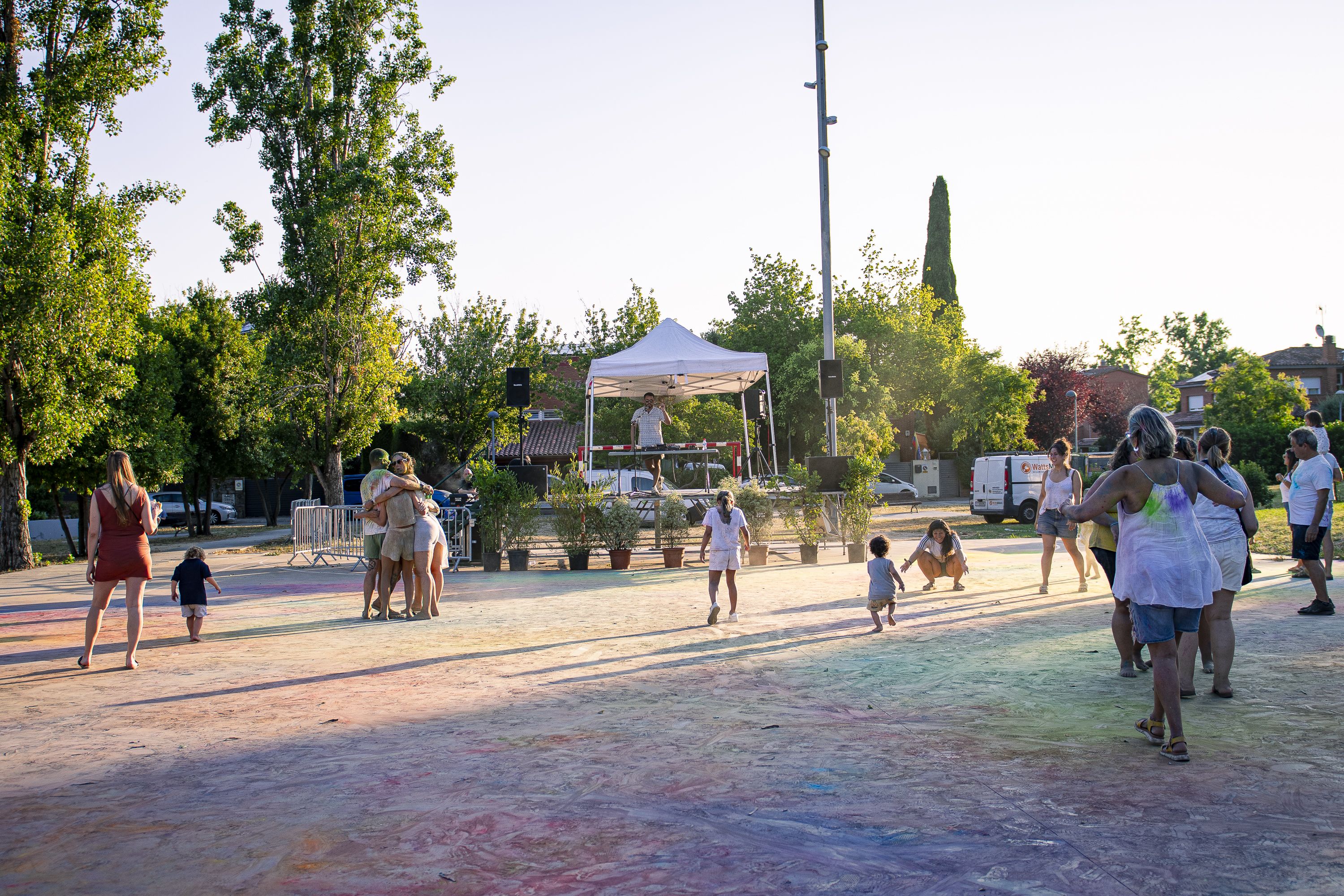 Festa Holi de la Festa Major de Mira-sol. FOTO: Pol Rodríguez (TOT Sant Cugat)