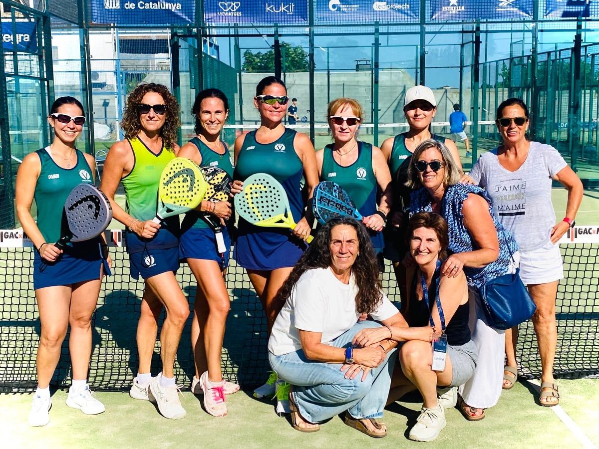 El femení absolut D de pàdel del CE Valldoreix segella la permanència