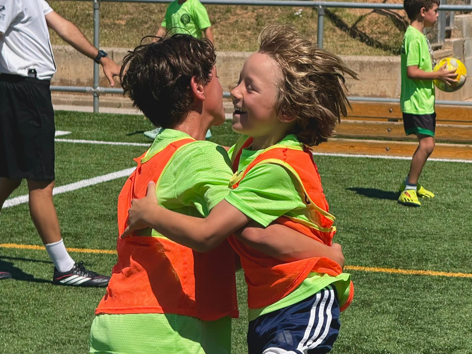 El Campus Mixt d’Estiu del Mira-sol Baco arrenca amb futbol, diversió i molta energia