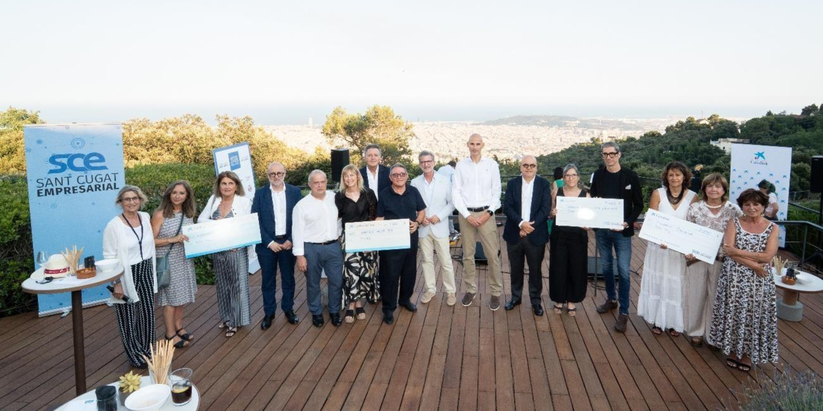 Foto de família de les entitats i representants. FOTO: Cedida.