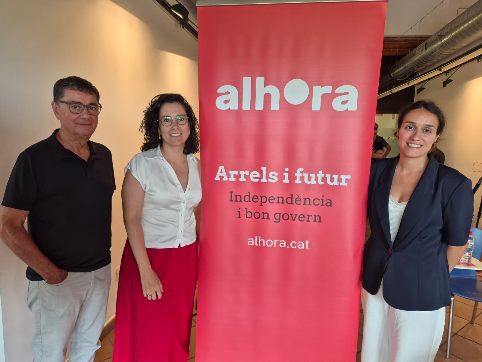 L’activista santcugatenc Ferran Ferran Vilà, Maria Vila i Júlia Ojeda FOTO: TOT Sant Cugat