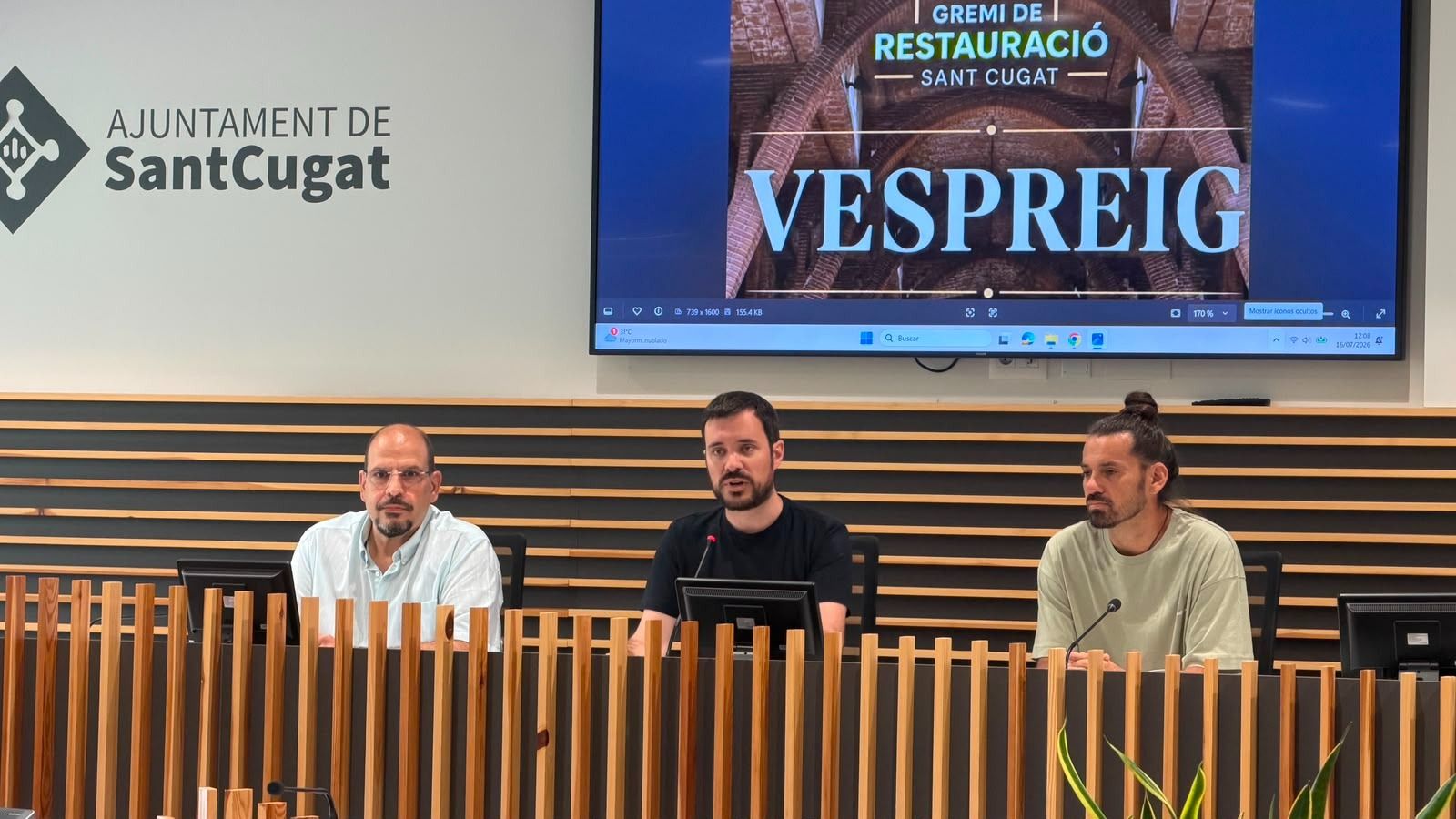 Edurard Tomàs, Bernat Picornell i Rodrigo López (d'esquerra a dreta) en la presentació de la segona edició del Vespreig. FOTO: Cedida