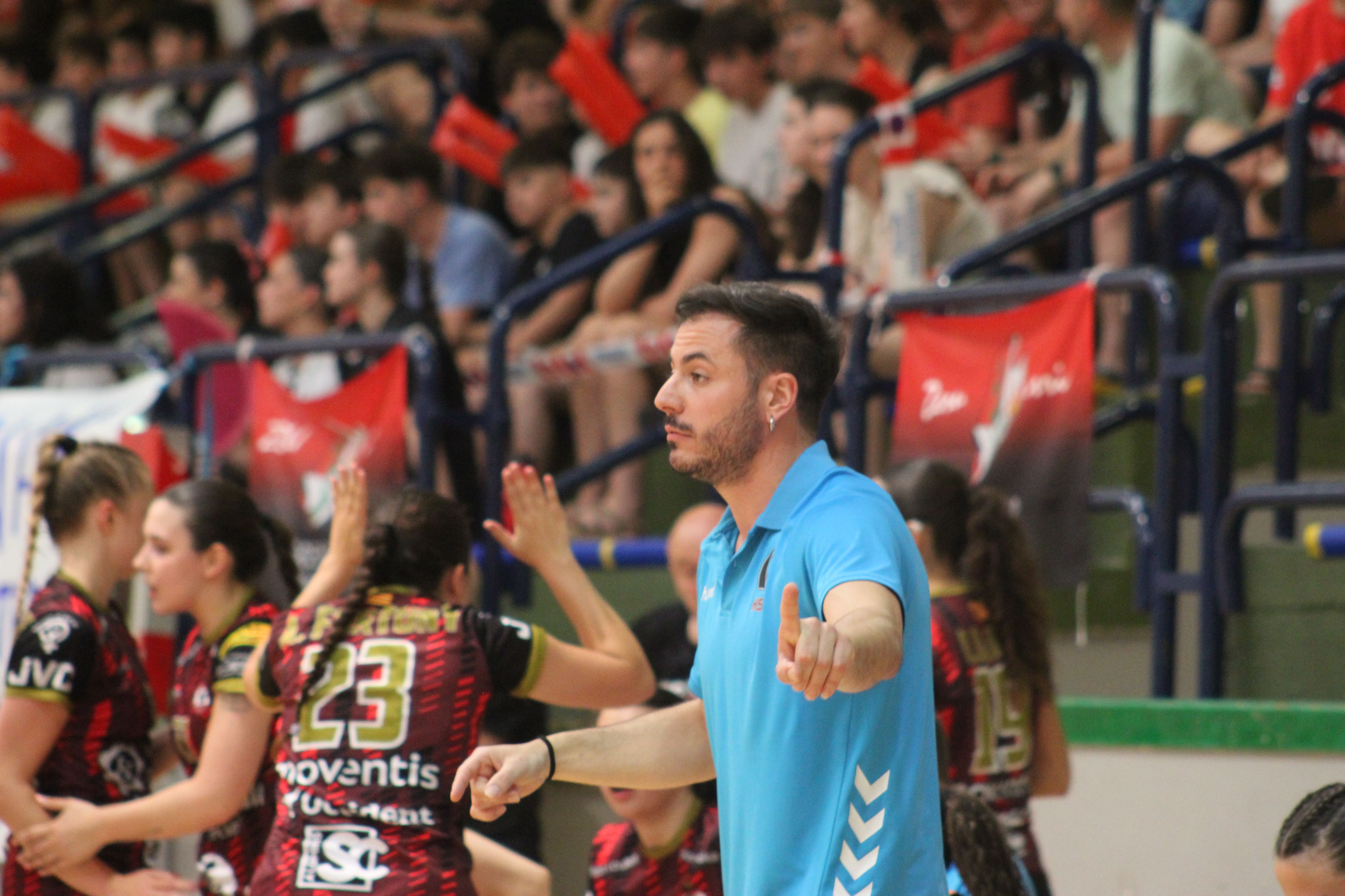 Héctor Gómez, entrenador del primer equip femení del Club Handbol Sant Cugt. FOTO: Cedida