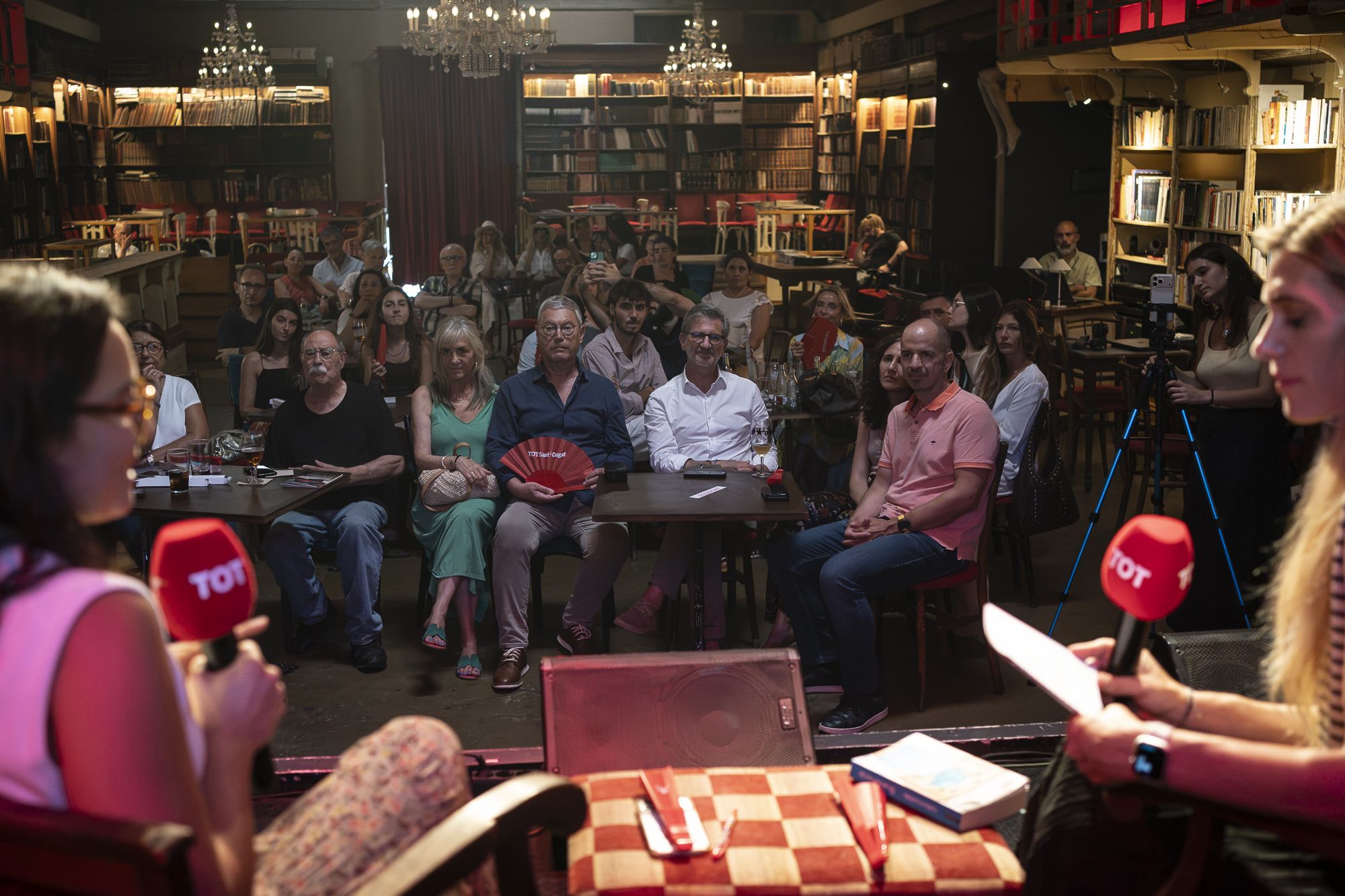 Presentació del llibre 'Si un dia tu i jo' de Carla Clavera. FOTO: Mireia Comas (TOT Sant Cugat)