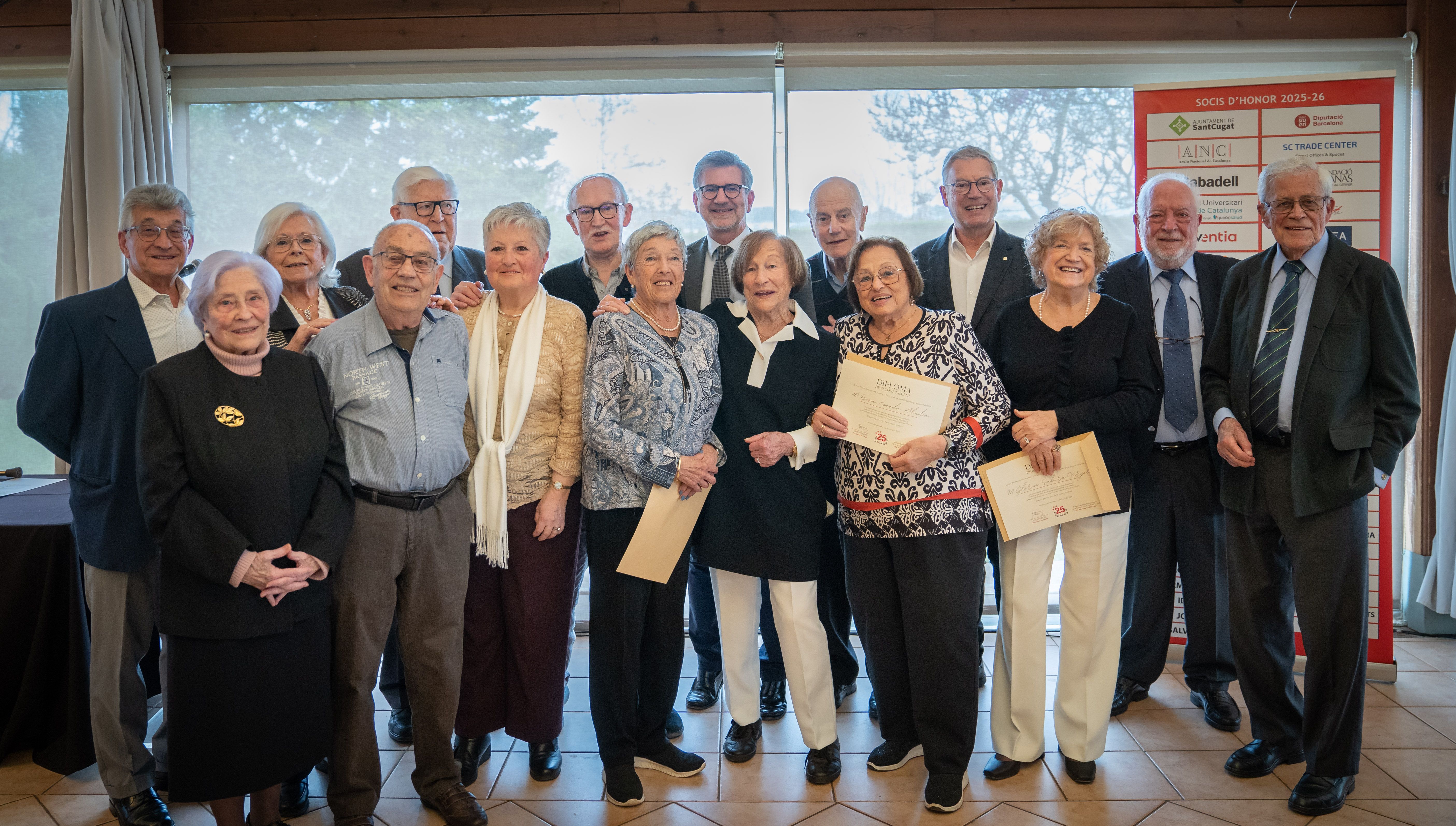 Foto de família a l’Acte de celebració del 25è aniversari de l’entitat a la Masia Can Ametller aquest 2026. FOTO: Cedida