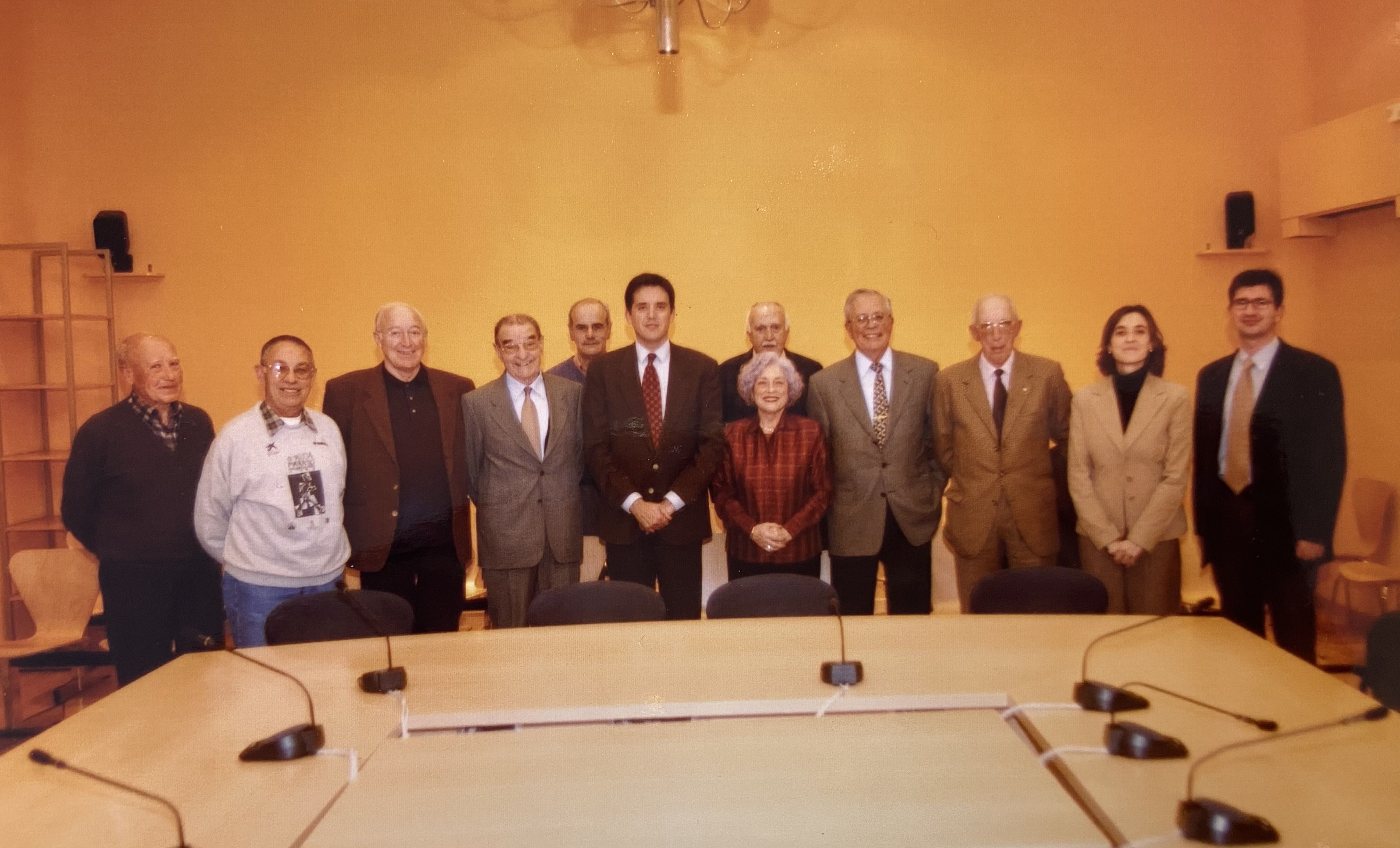 Junta directiva fundadora de l’entitat, amb Lluís Puig al capdavant (2001). FOTO: Cedida