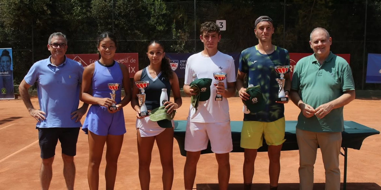 Finalistes i campions del torneig ITF J60 del Club Esportiu Valldoreix. FOTO: Federació Catalana de Tennis