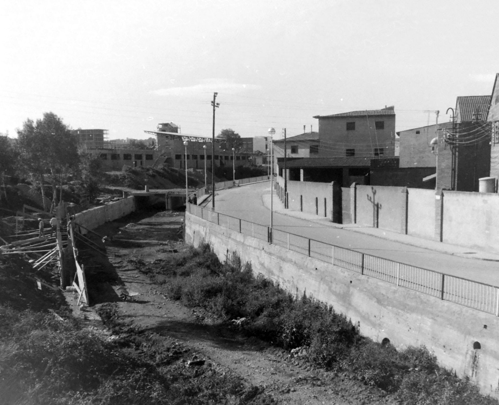 Rambla del Celler quan es van iniciar les obres per cobrir la riera. FOTO Arxiu