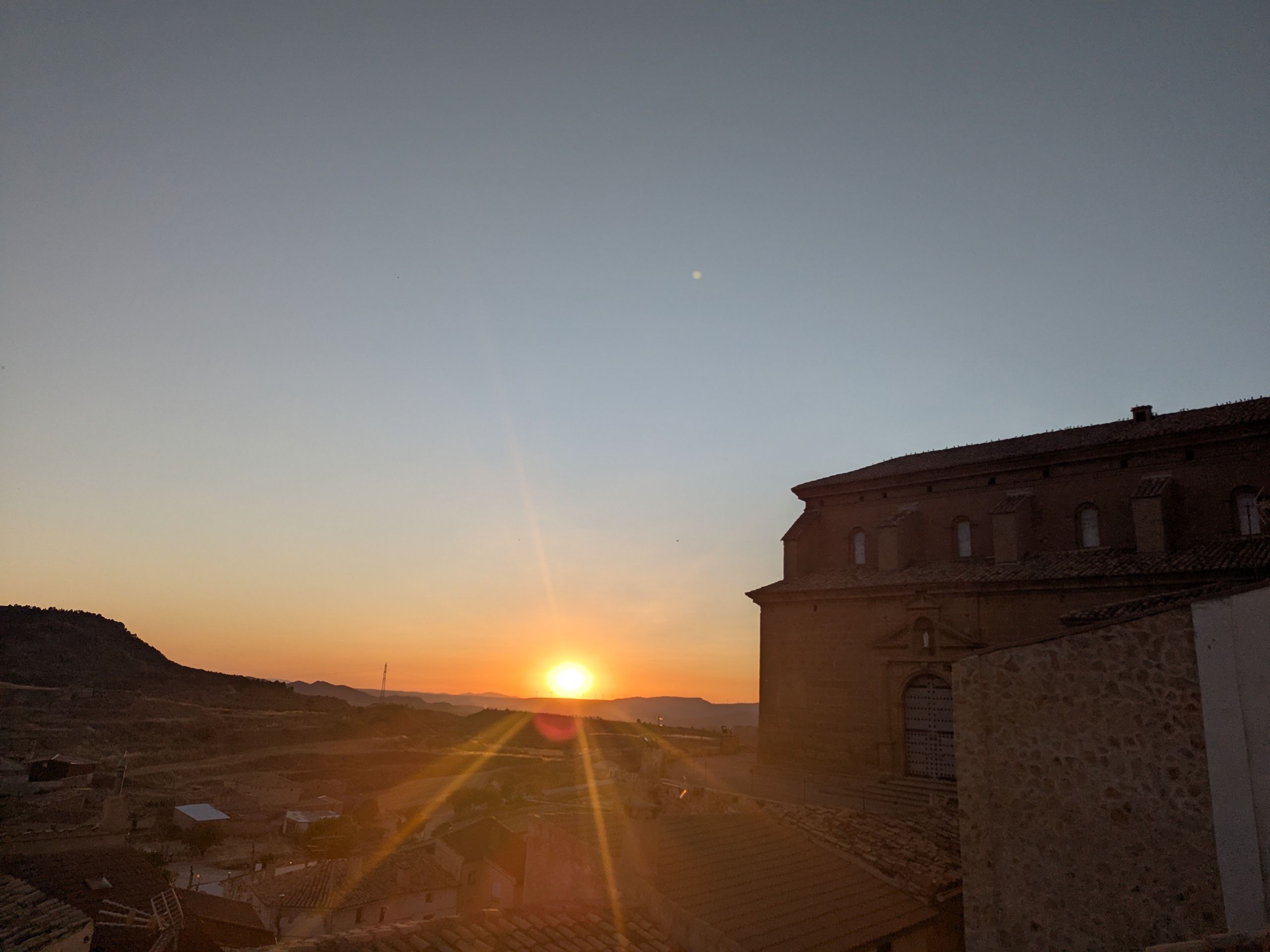 El Sol ya cumplió.... · Alloza, Teruel FOTO: Manuela Gimenez Villanova