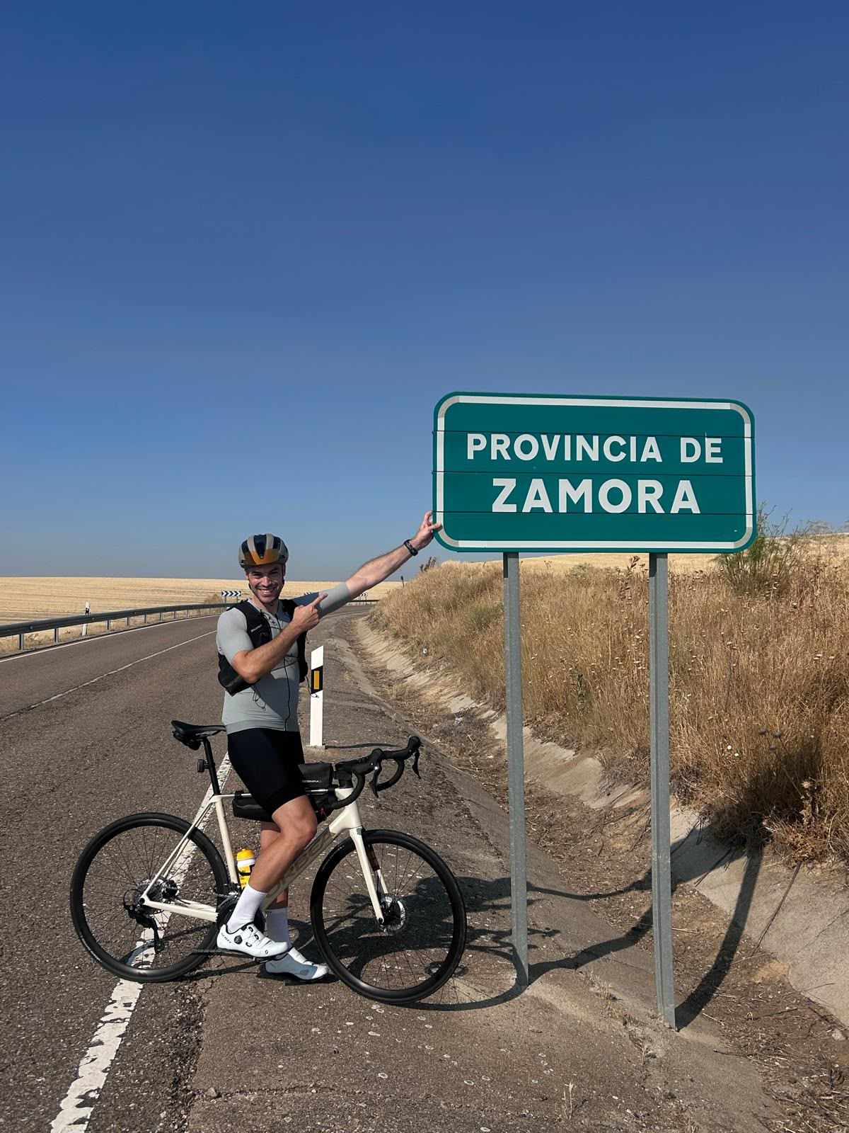 La ruta va sortir de Maialde, un poble de Zamora. FOTO: Cedida
