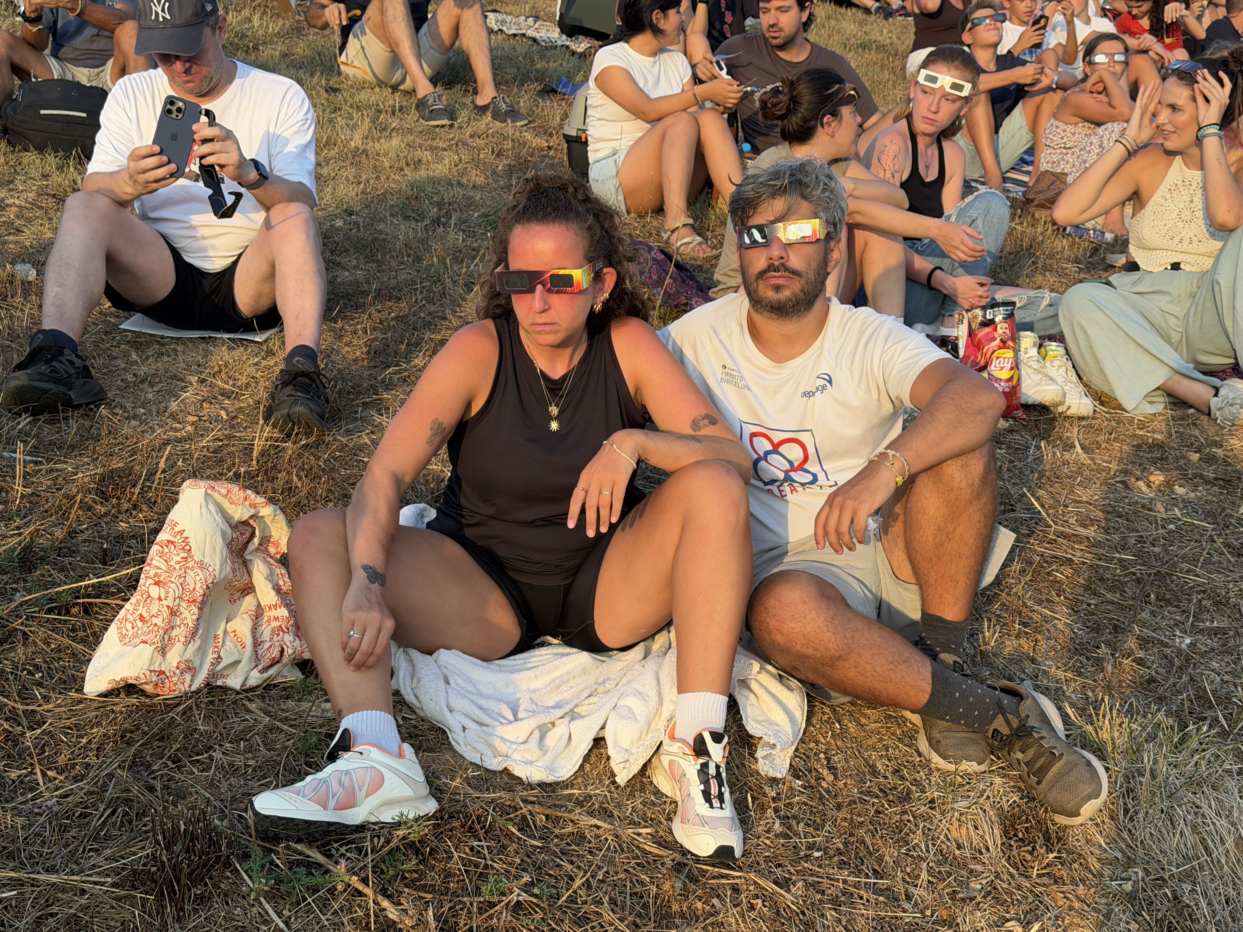 El Turó de Can Mates s'ha omplert per veure l'eclipsi. FOTO: TOT Sant Cugat